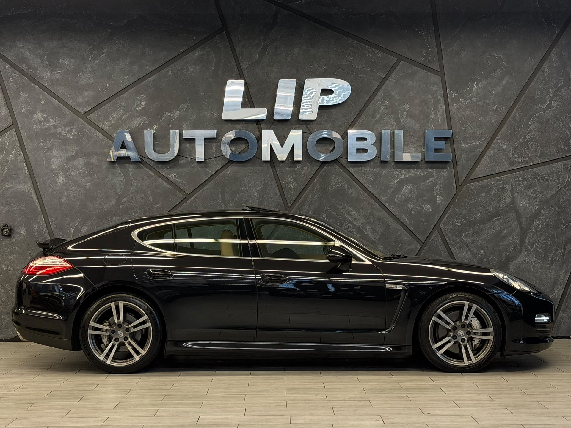 PORSCHE Panamera 4S 4.8 PDK-image-4