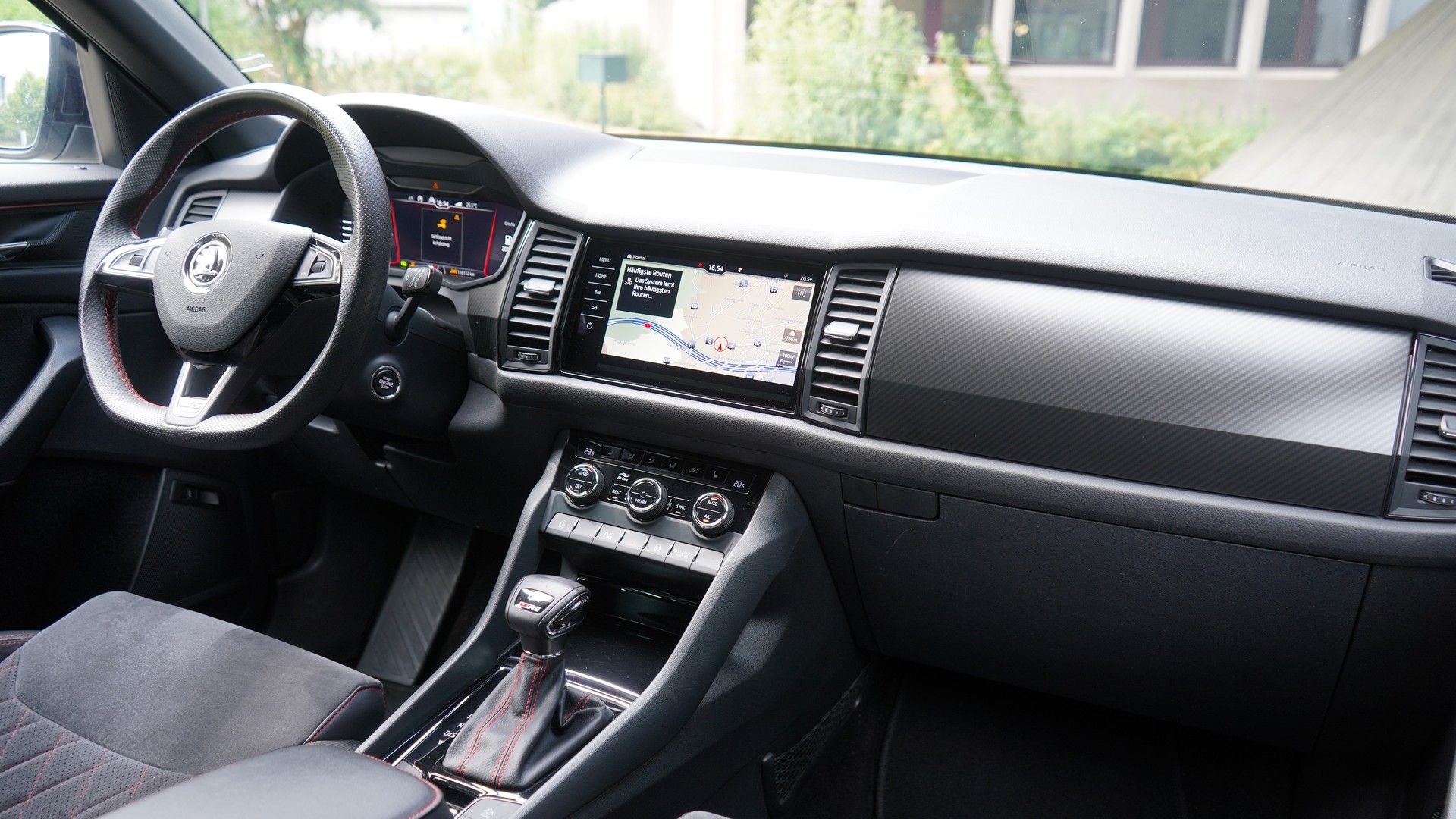 SKODA Kodiaq 2.0 Bi-TDI SCR RS 4x4 DSG-image-11