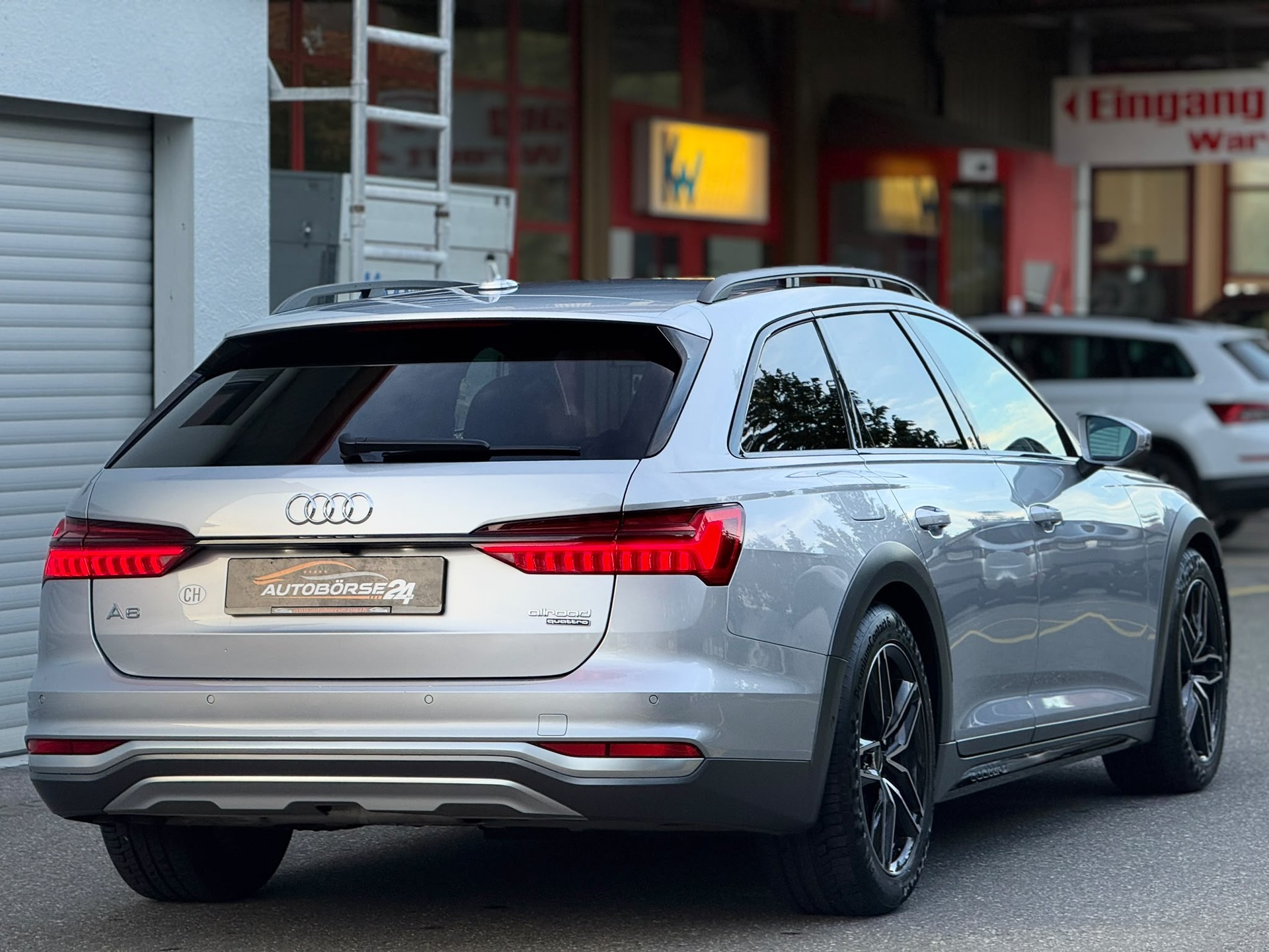 AUDI A6 Avant 2.0 40 TDI quattro S-Tronic-image-4