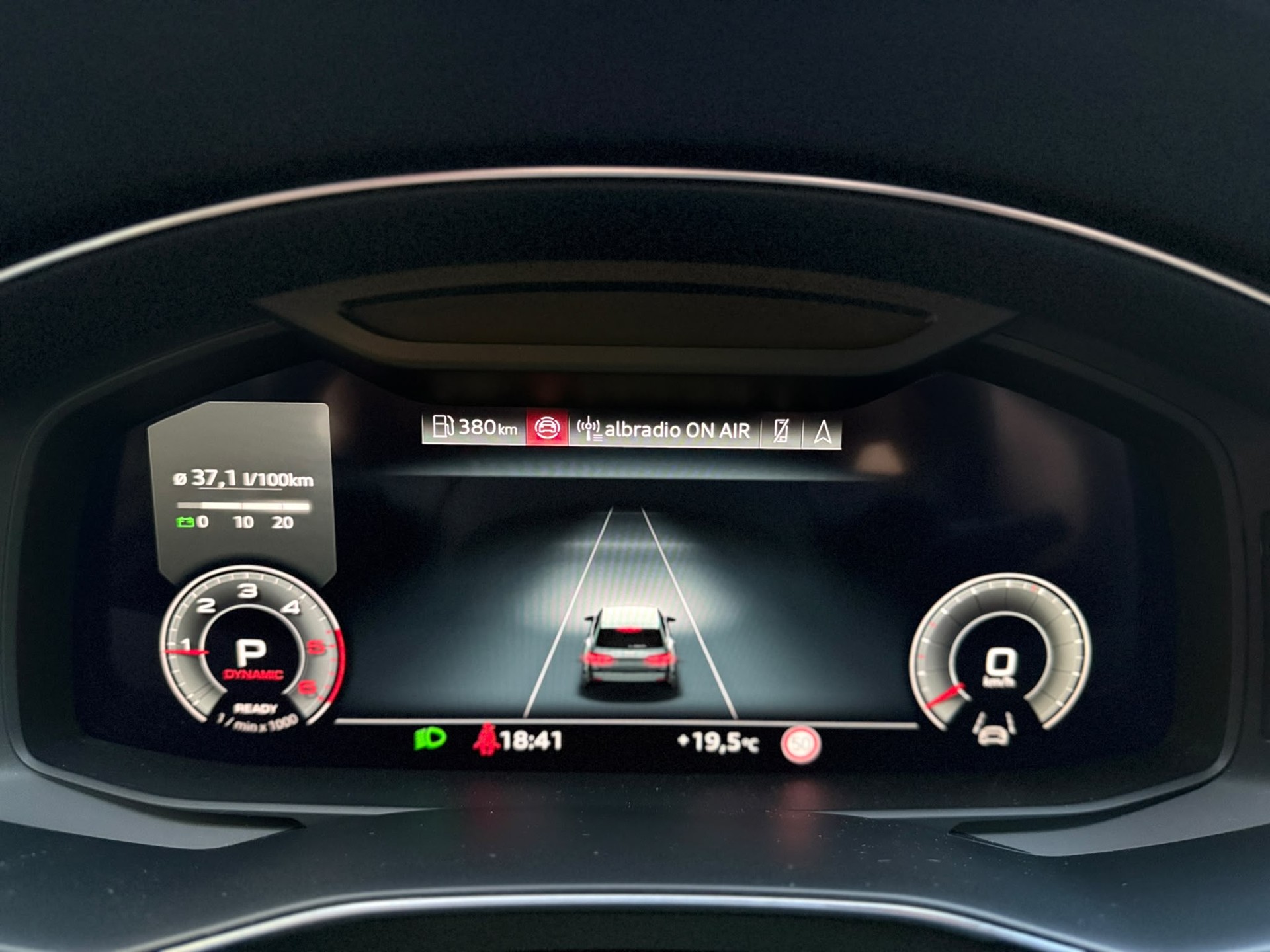 AUDI A6 Avant 2.0 40 TDI quattro S-Tronic-image-19