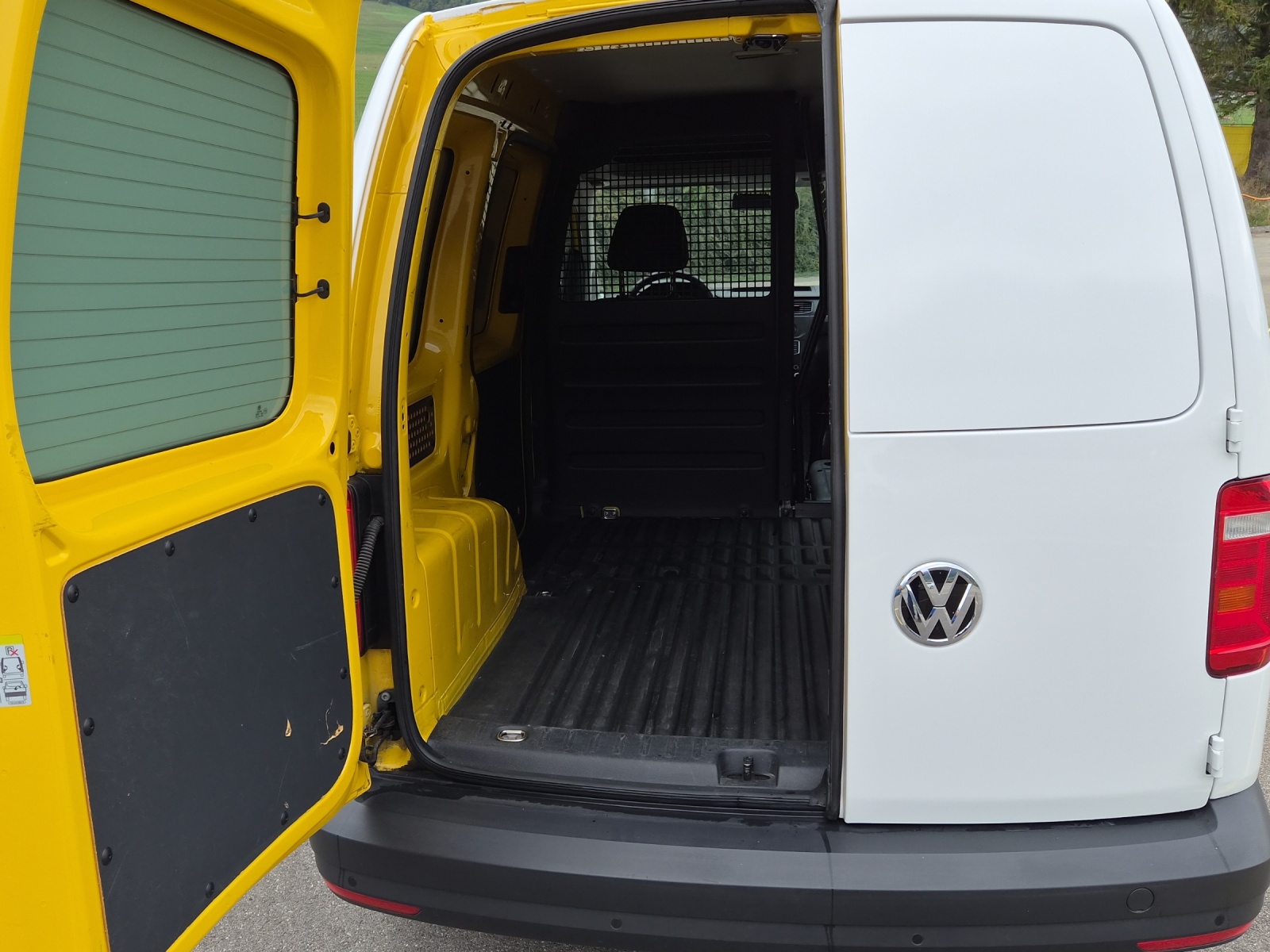 VW Caddy 2.0TDI 4Motion BlueMotion Technology DSG-image-13