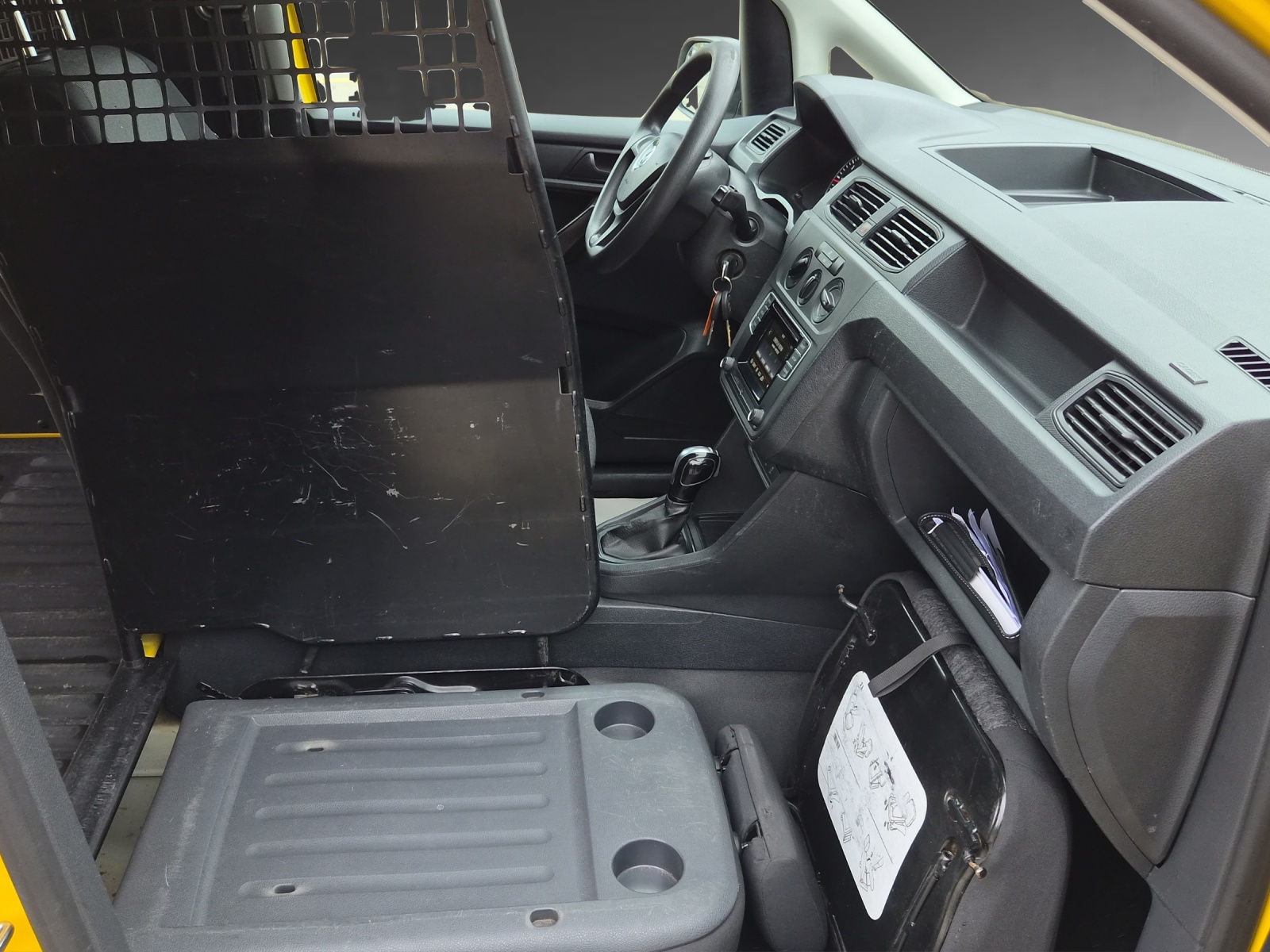 VW Caddy 2.0TDI 4Motion BlueMotion Technology DSG-image-11