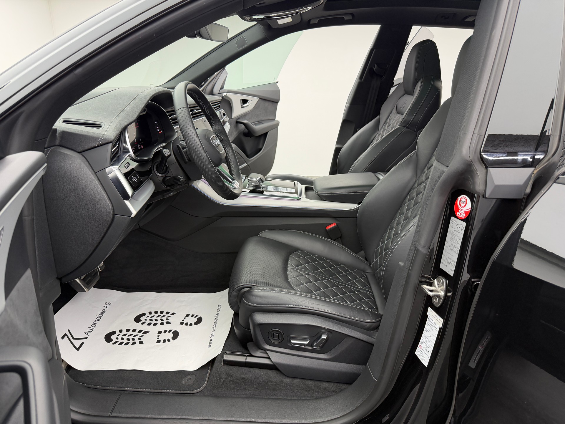 AUDI Q8 55 TFSI S-Line Mythos Black Ed. quattro tiptronic / 360° Kamera / Panoramadach / B&O Sound / Head-Up / Leder / Keyless /-image-5