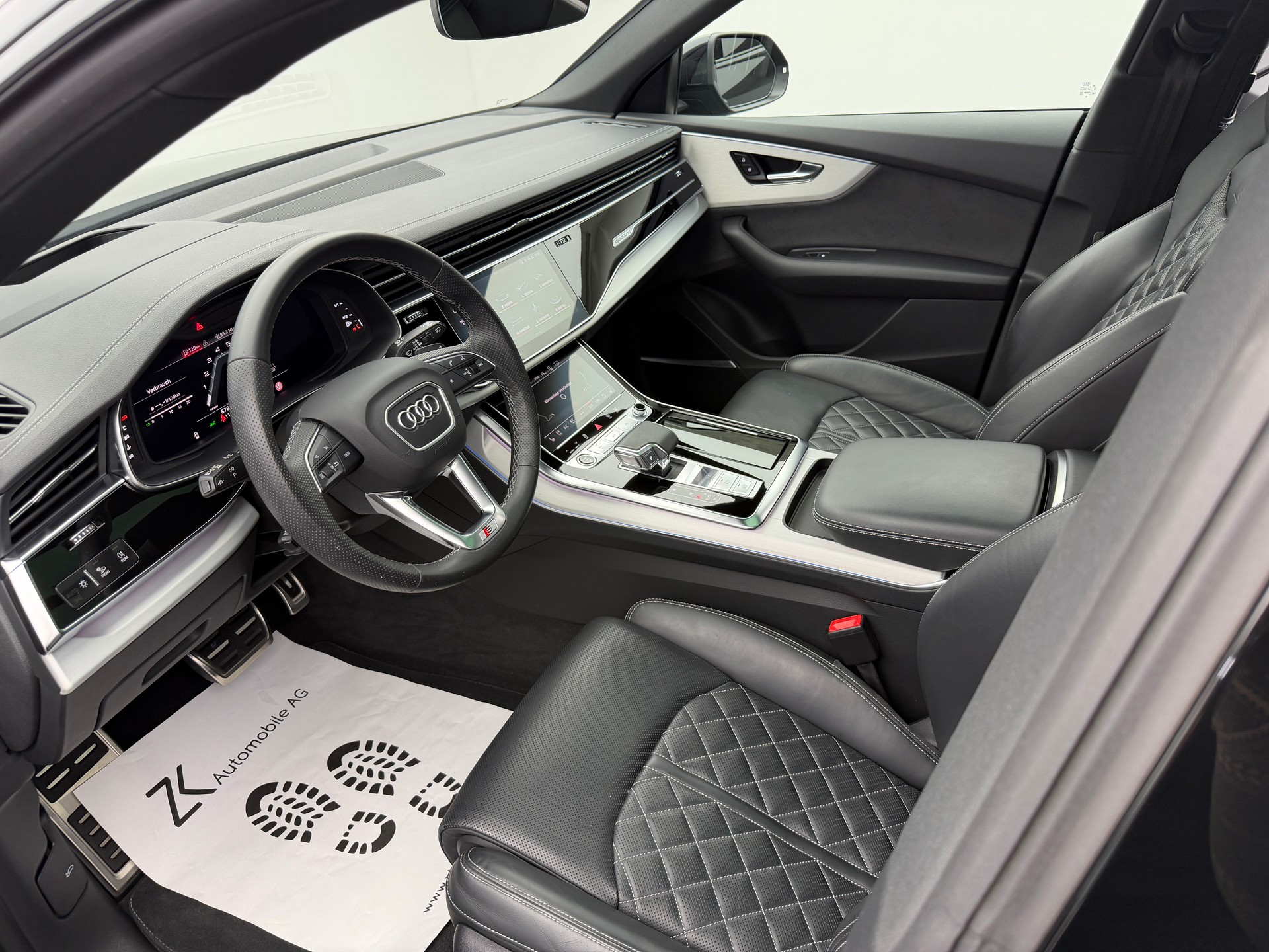 AUDI Q8 55 TFSI S-Line Mythos Black Ed. quattro tiptronic / 360° Kamera / Panoramadach / B&O Sound / Head-Up / Leder / Keyless /-image-6
