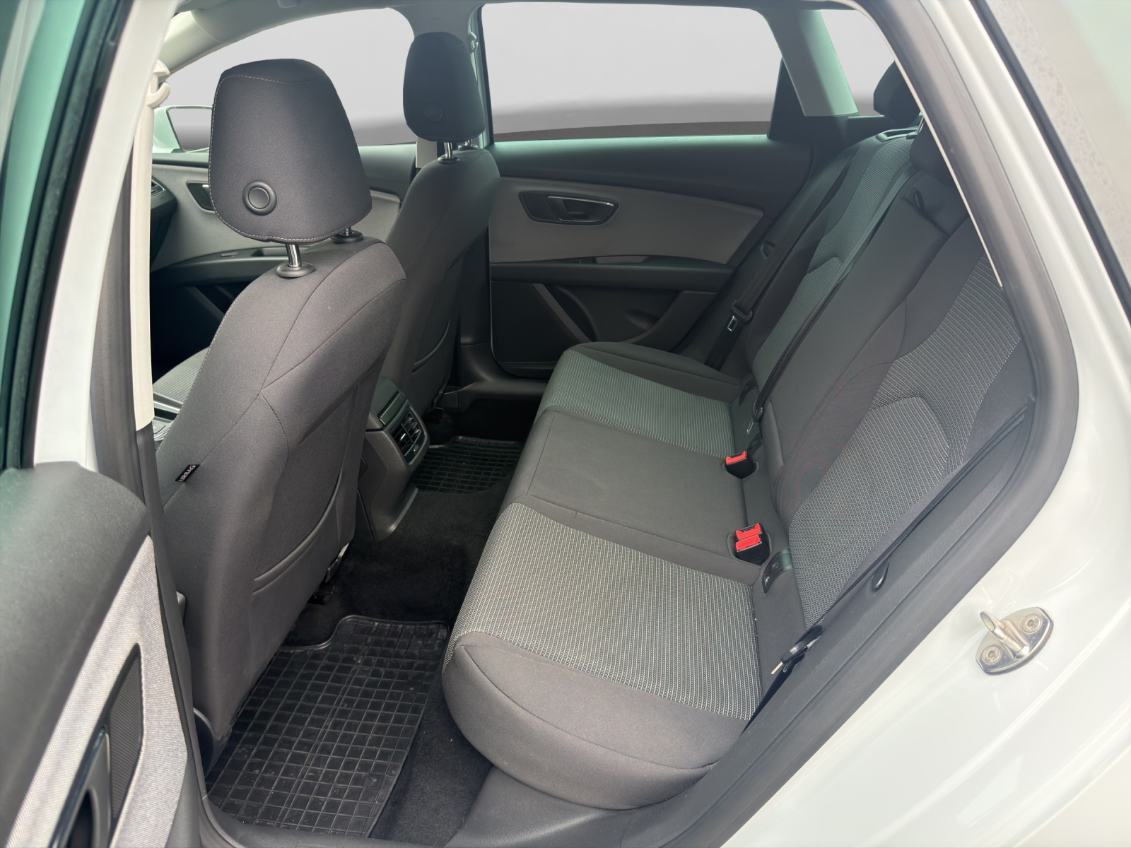 SEAT Leon ST 2.0 TDI CR Style DSG-image-10