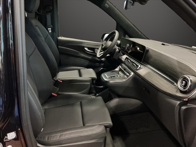MERCEDES-BENZ V 300 d lang 4Matic Swiss Edition 9G-Tronic-image-9