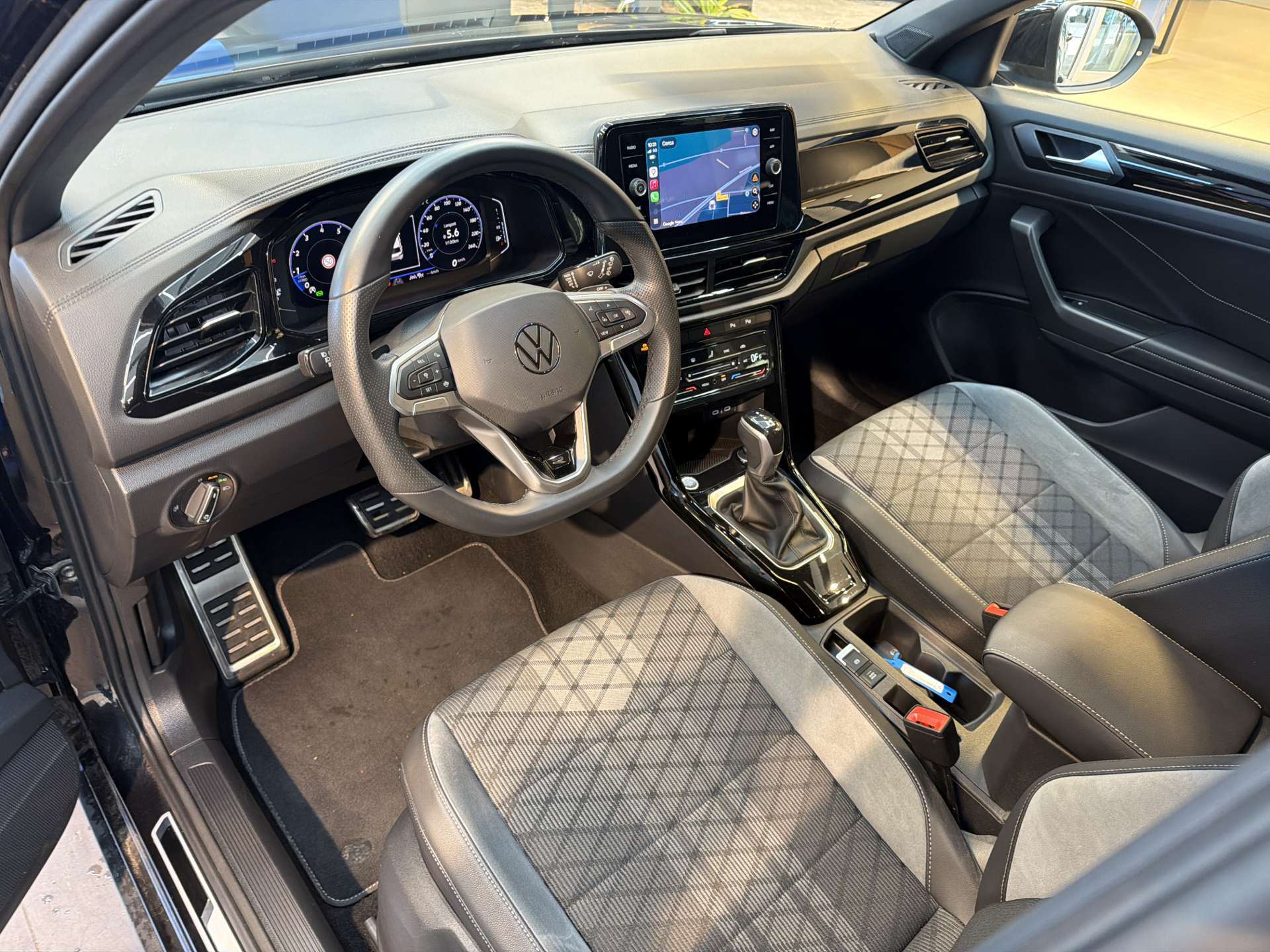 VW T-Roc 1.5 TSi EVO R-Line DSG-Automat-image-5