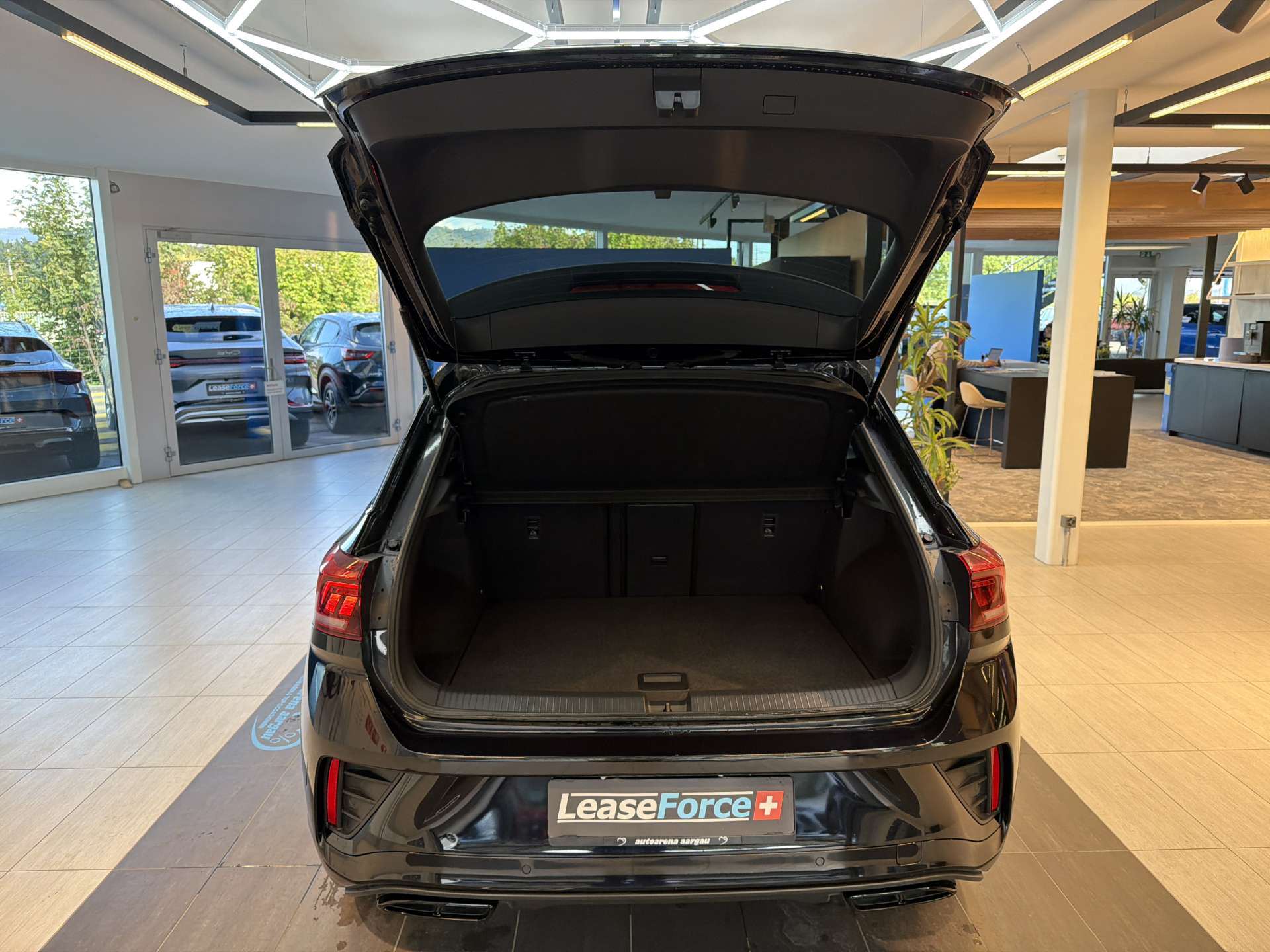 VW T-Roc 1.5 TSi EVO R-Line DSG-Automat-image-7