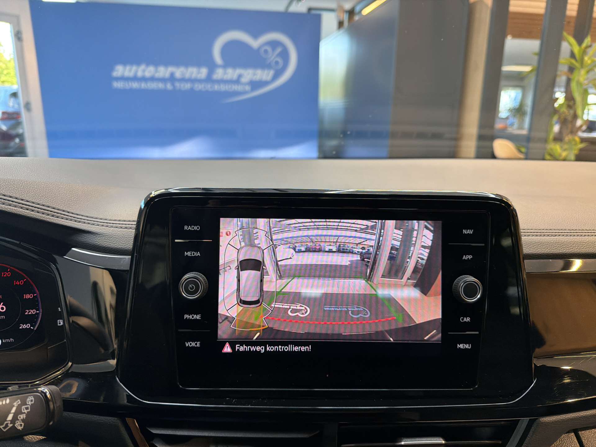 VW T-Roc 1.5 TSi EVO R-Line DSG-Automat-image-9