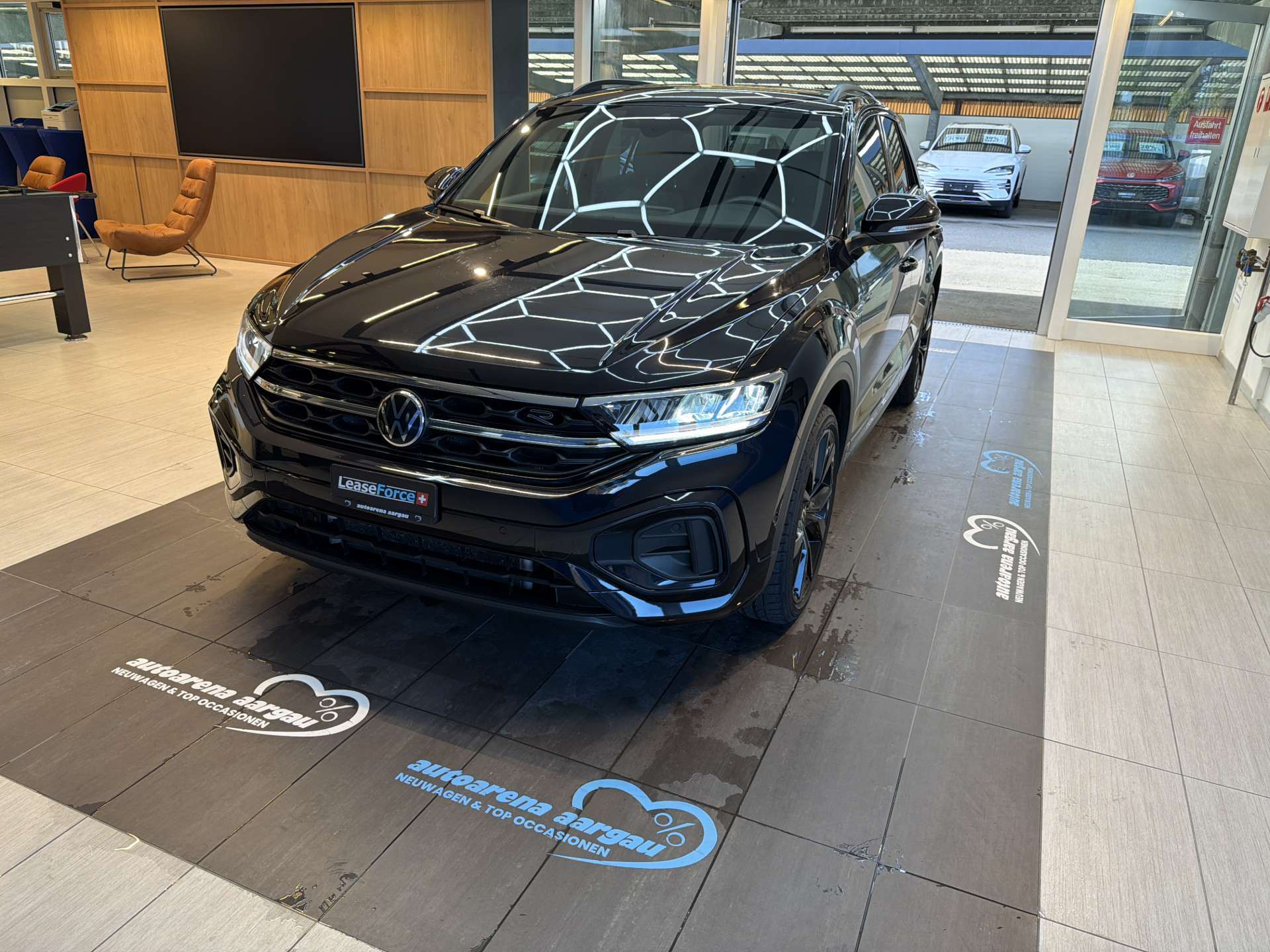 VW T-Roc 1.5 TSi EVO R-Line DSG-Automat-image-0