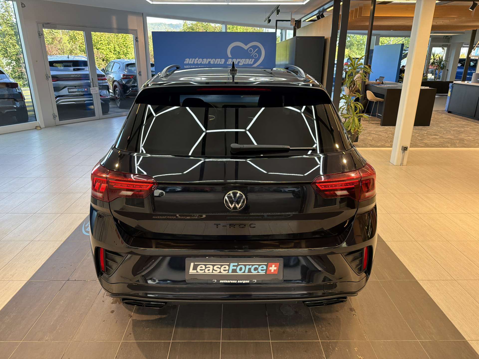 VW T-Roc 1.5 TSi EVO R-Line DSG-Automat-image-12