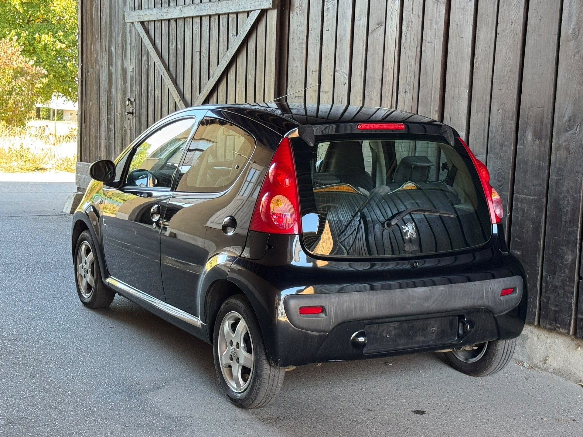 PEUGEOT 107 1.0 Trendy-image-2