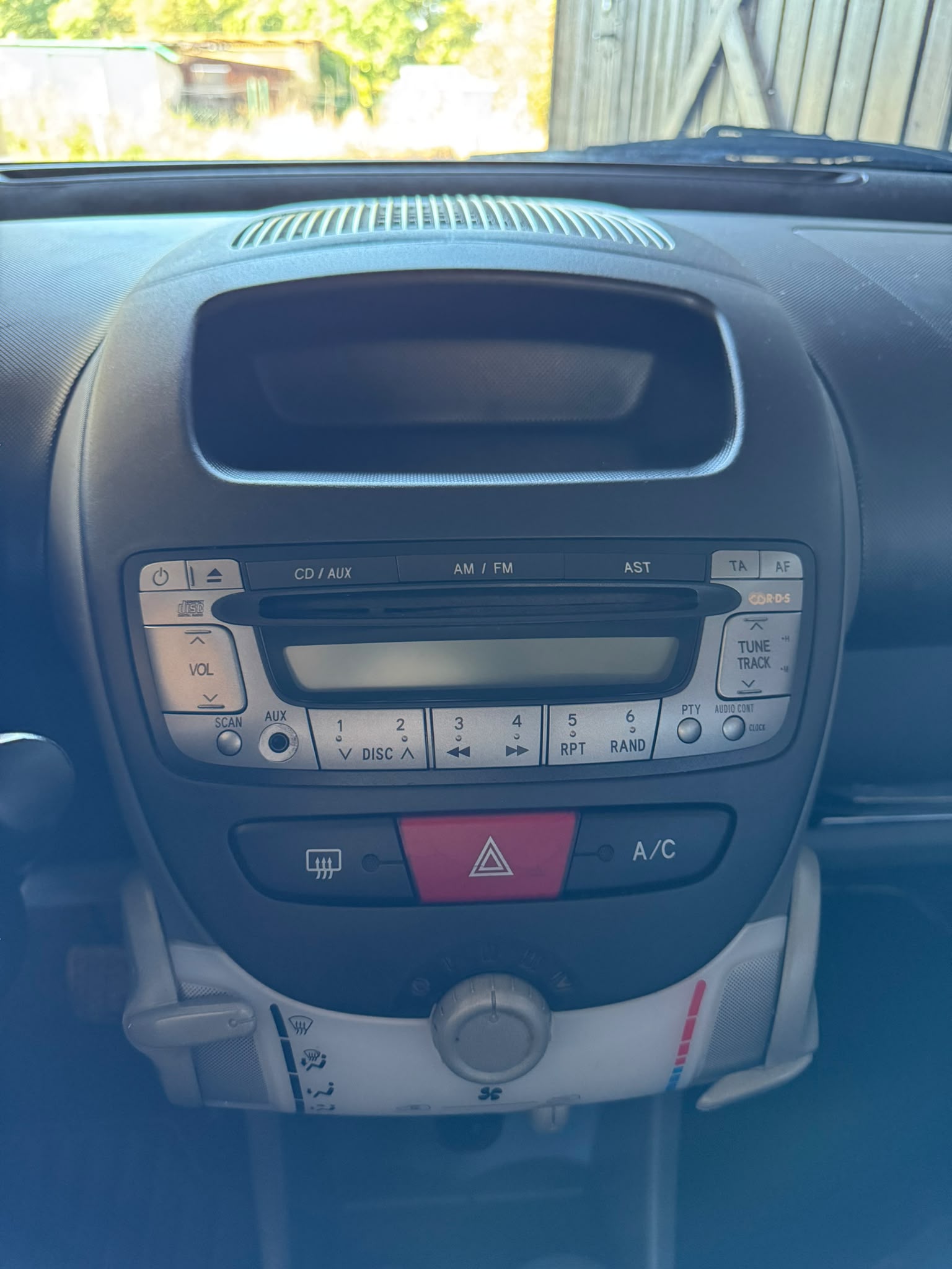 PEUGEOT 107 1.0 Trendy-image-8