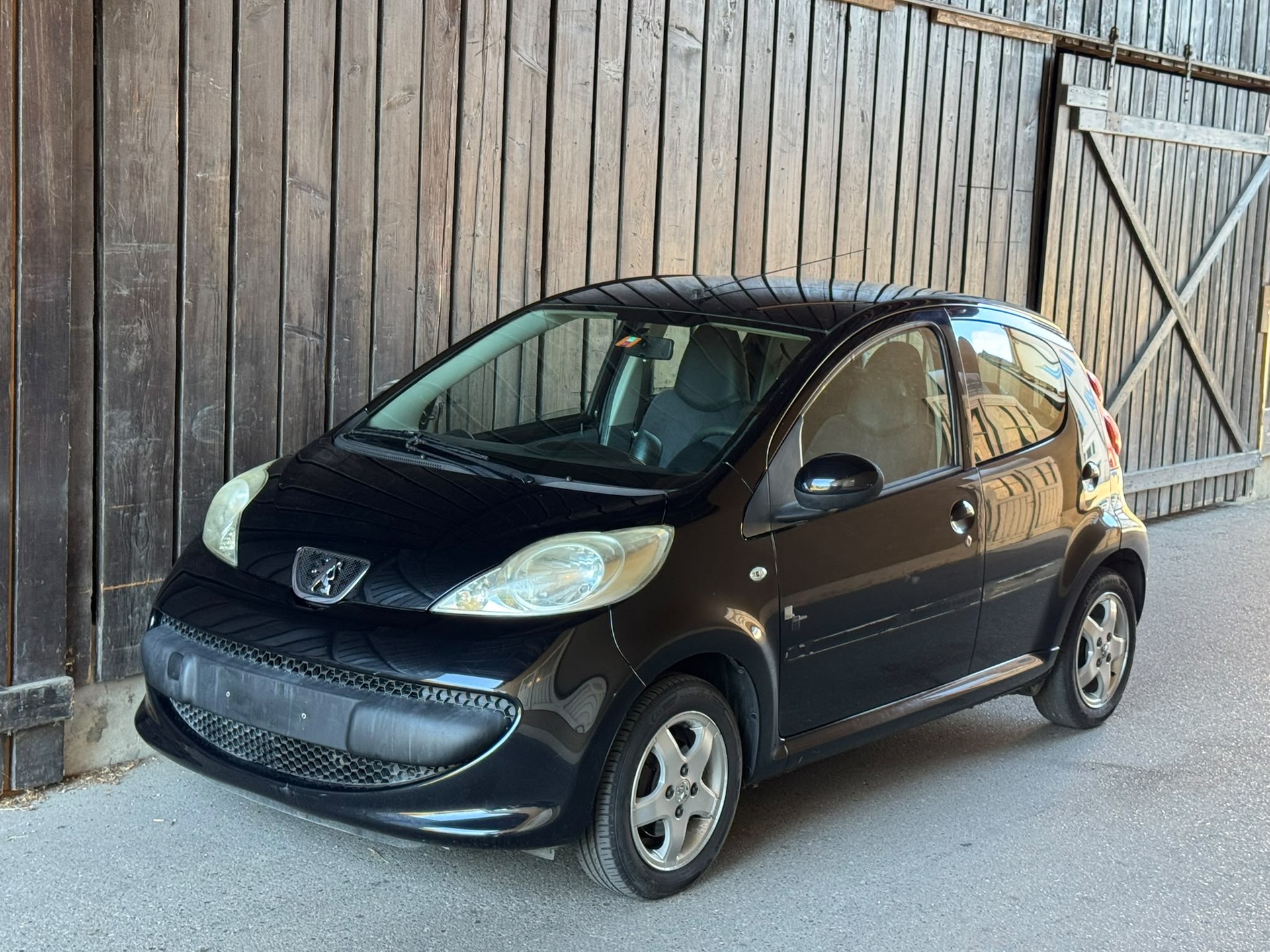 PEUGEOT 107 1.0 Trendy-image-1