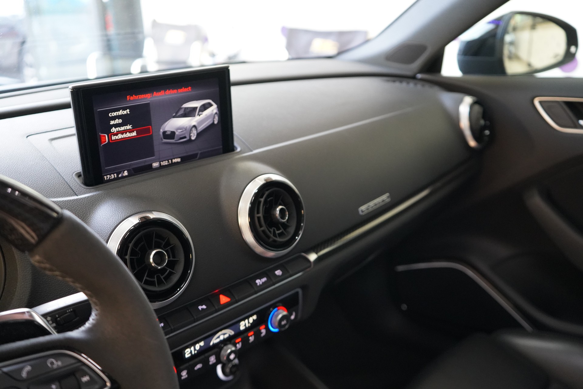 AUDI RS3 Sportback 2.5 TSI quattro S-tronic / Special Concepts Abgasanlage-image-17