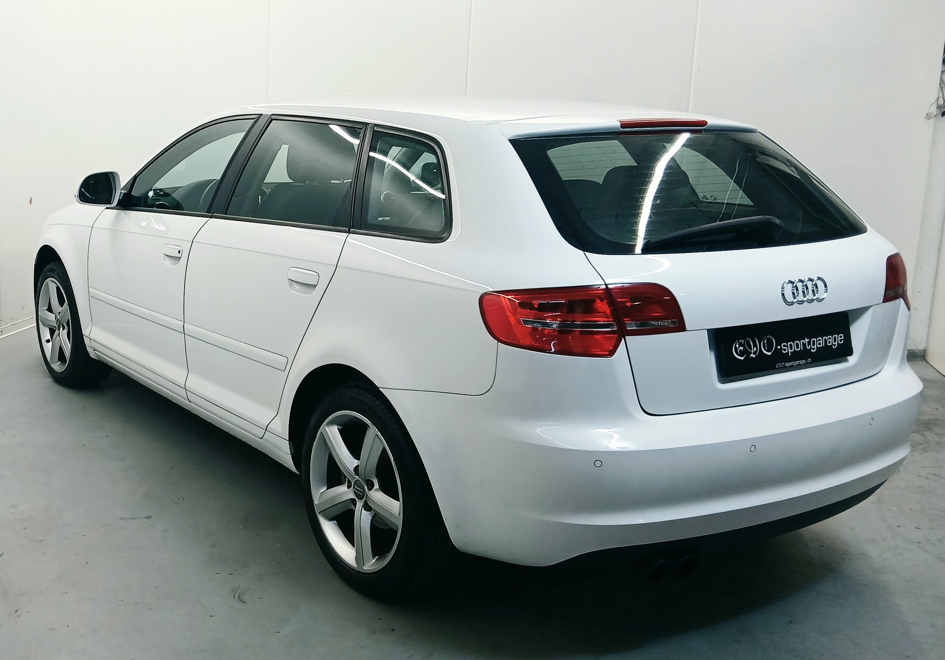 AUDI A3 Sportback 1.8 TFSI Ambition S-tronic-image-5