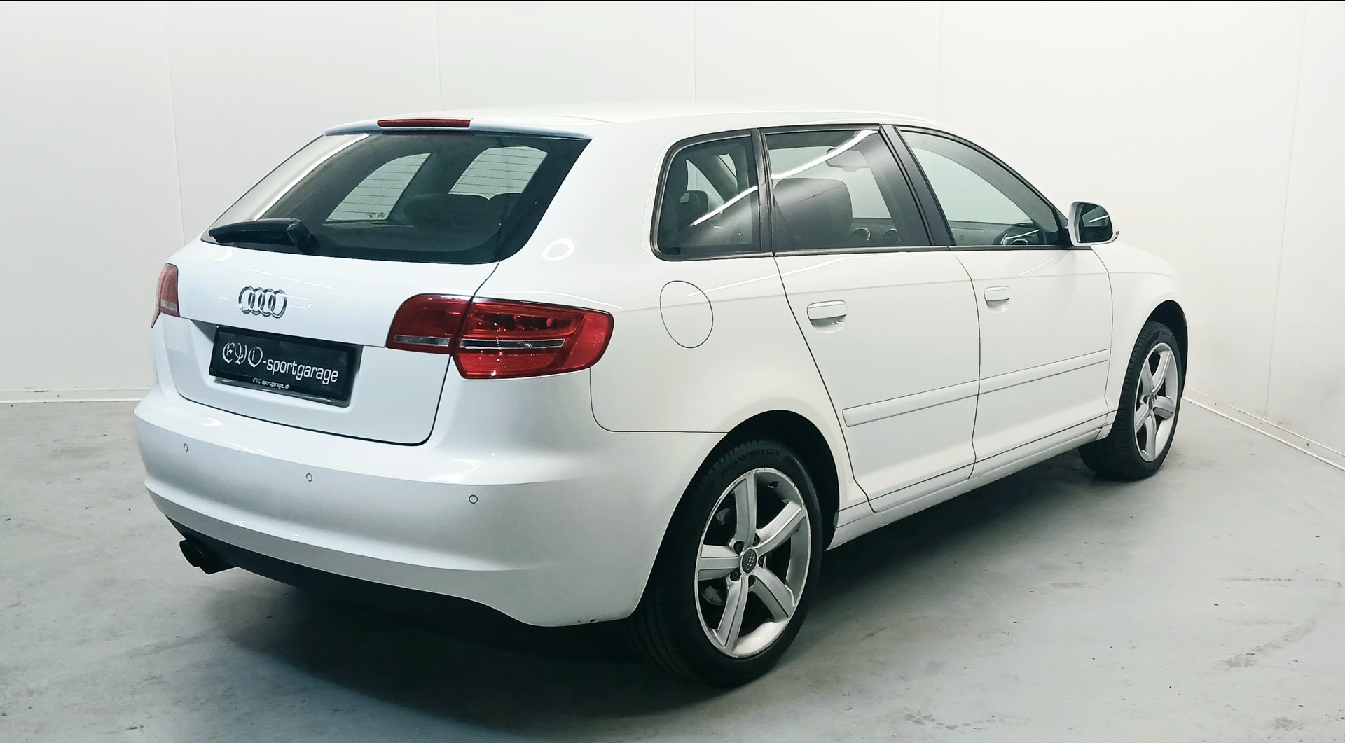 AUDI A3 Sportback 1.8 TFSI Ambition S-tronic-image-6