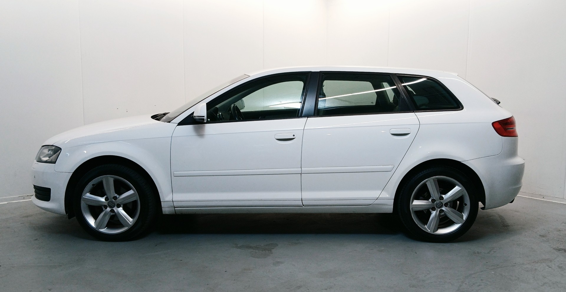 AUDI A3 Sportback 1.8 TFSI Ambition S-tronic-image-1