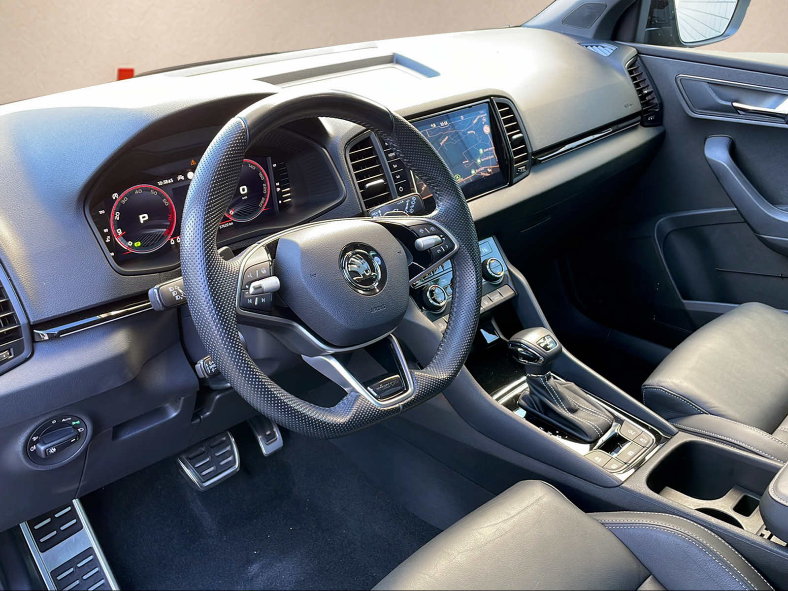 SKODA Karoq 2.0 TSI SportLine 4x4 DSG-image-8