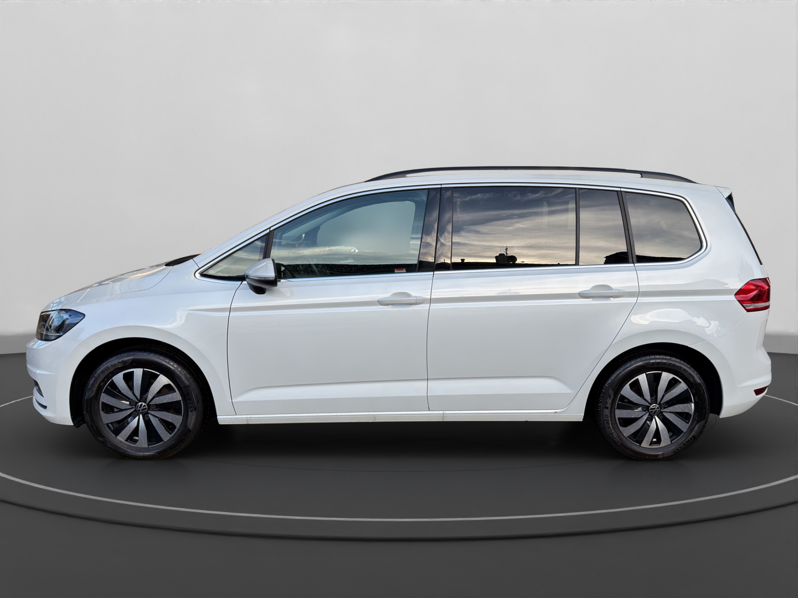 VW Touran 1.5 TSI Comfortline DSG-image-1