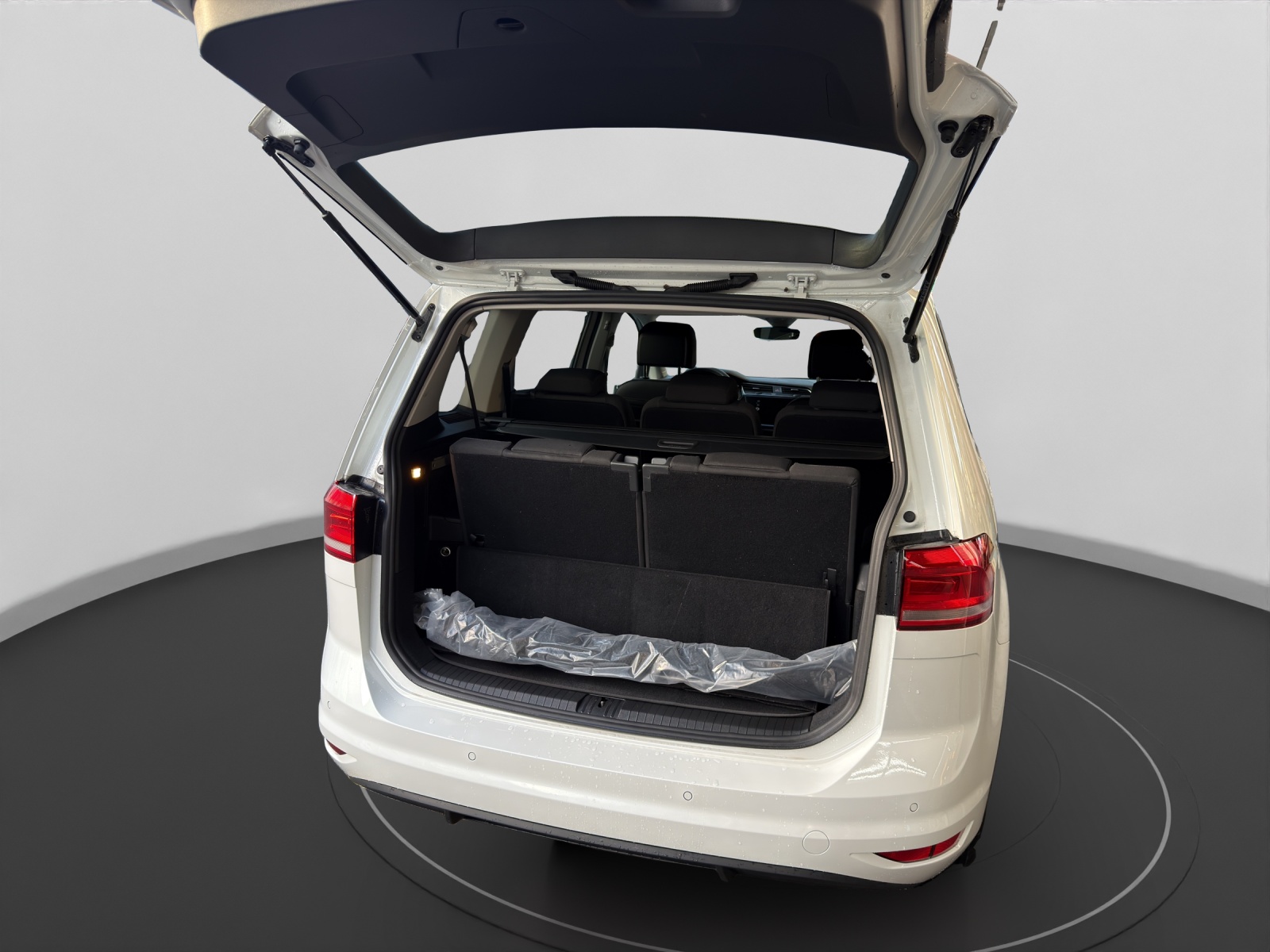 VW Touran 1.5 TSI Comfortline DSG-image-9