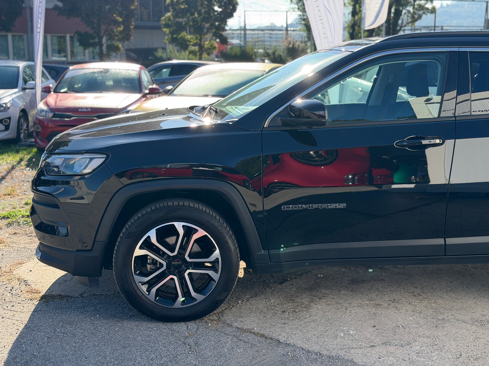 JEEP Compass 4x2 1.5 T MHEV Swiss Limited Plus-image-3