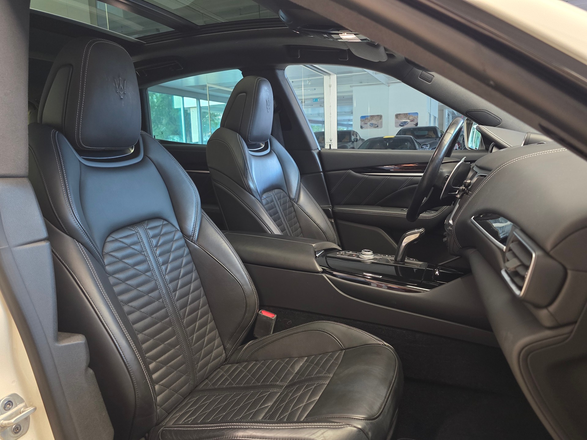 MASERATI Levante S 3.0 V6 GranSport Automatica-image-13