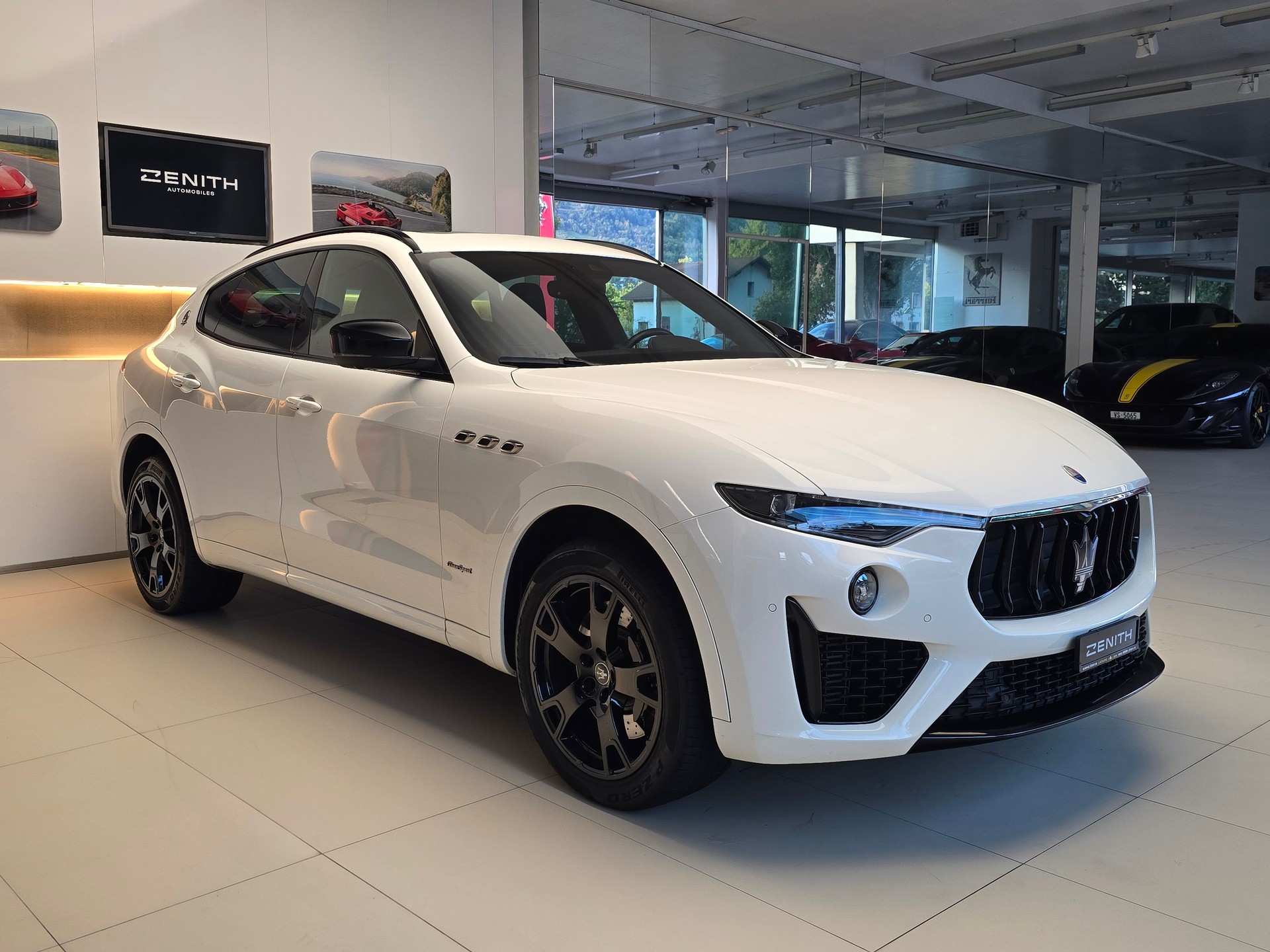 MASERATI Levante S 3.0 V6 GranSport Automatica-image-2