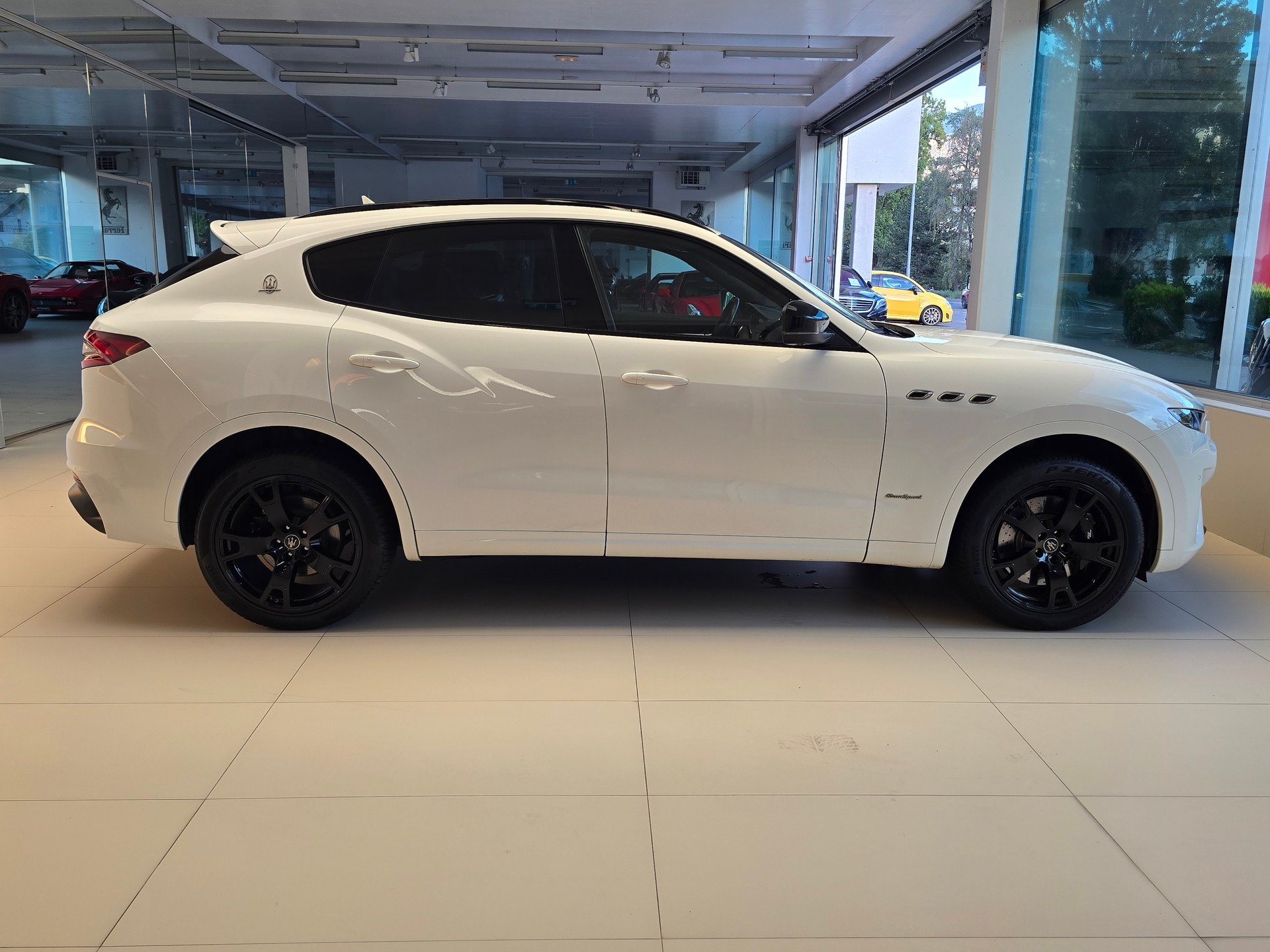 MASERATI Levante S 3.0 V6 GranSport Automatica-image-3