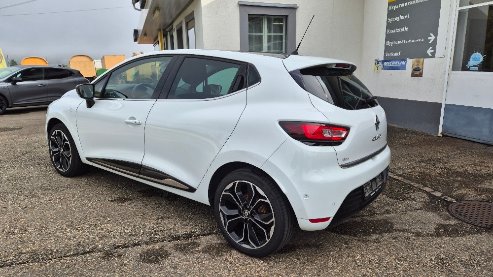 RENAULT Clio 1.2 16V T 90th Anniversary-image-2