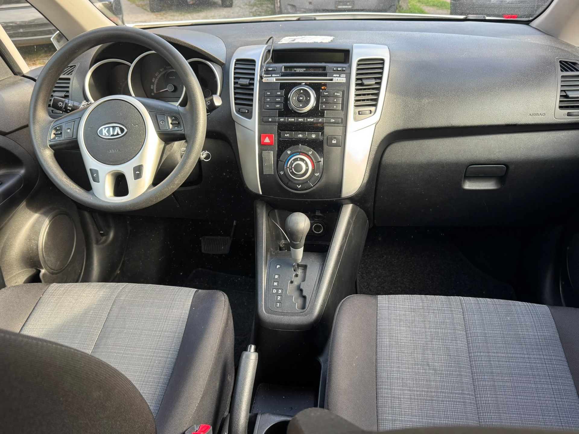 KIA Venga 1.6 CVVT Style Automatic-image-4