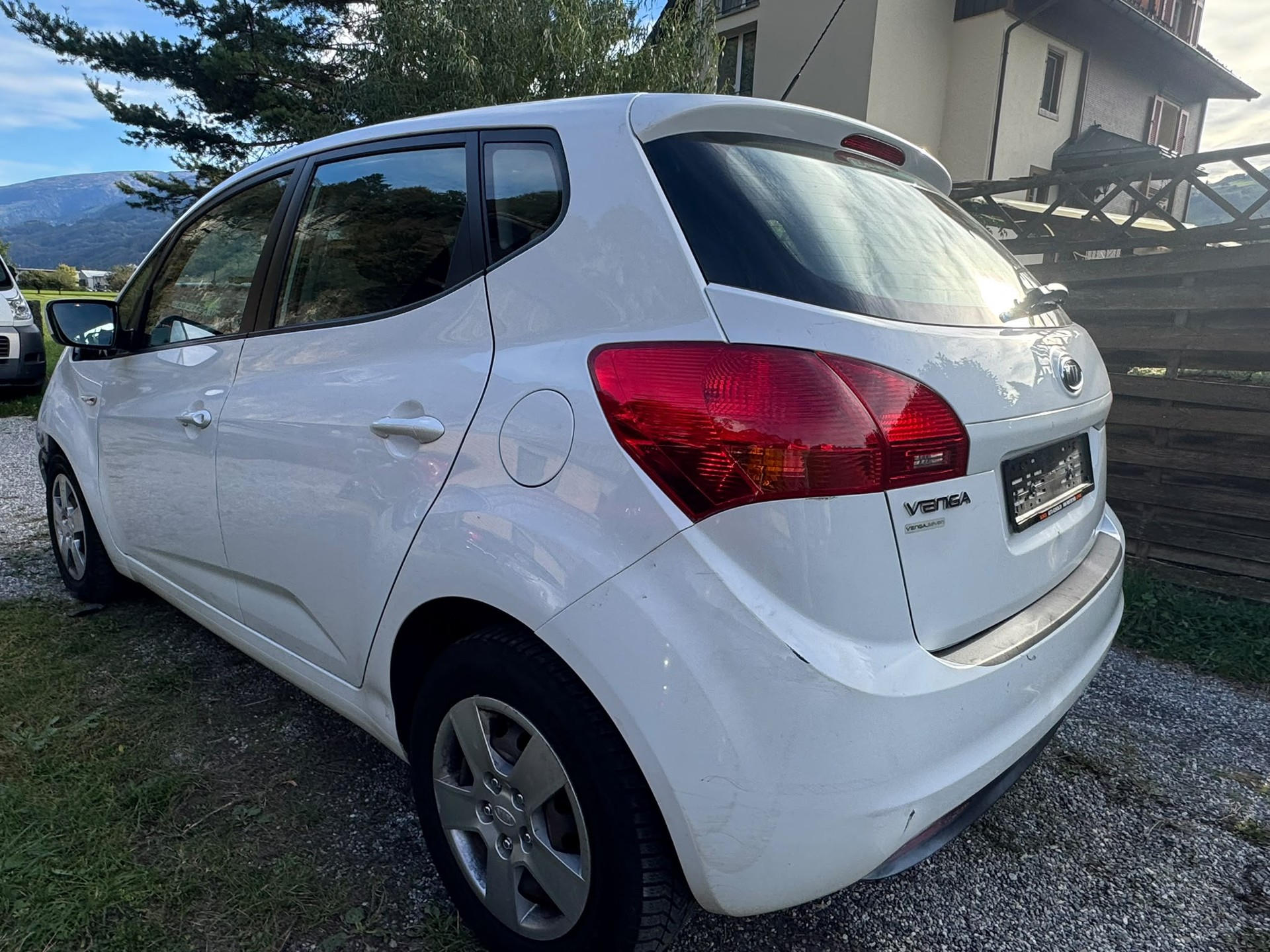 KIA Venga 1.6 CVVT Style Automatic-image-14