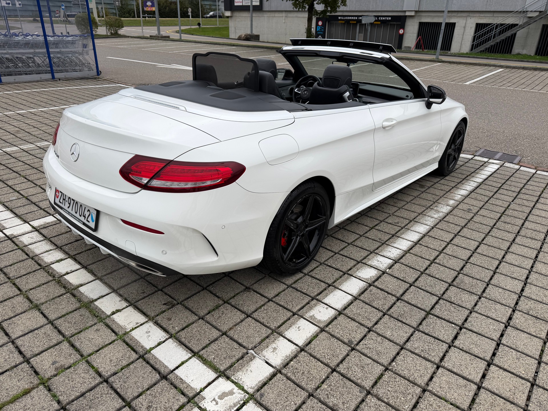 MERCEDES-BENZ C 250 AMG Line-image-3