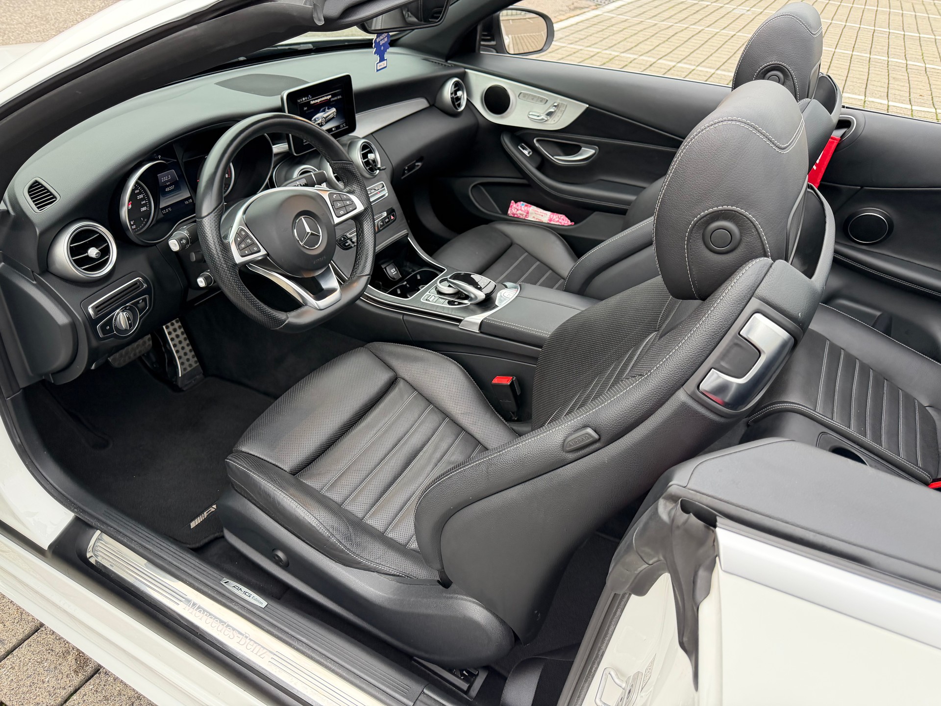 MERCEDES-BENZ C 250 AMG Line-image-5