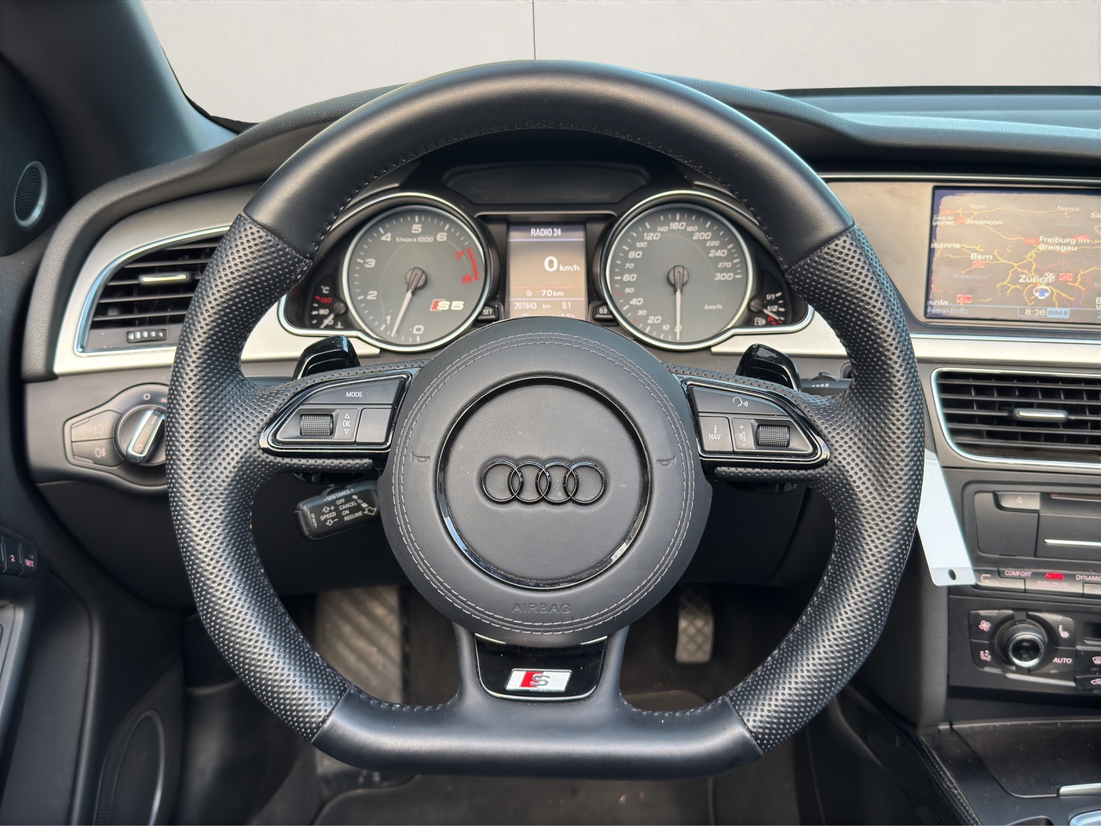 AUDI S5 Cabrio 3.0 TFSI quattro S-tronic-image-12