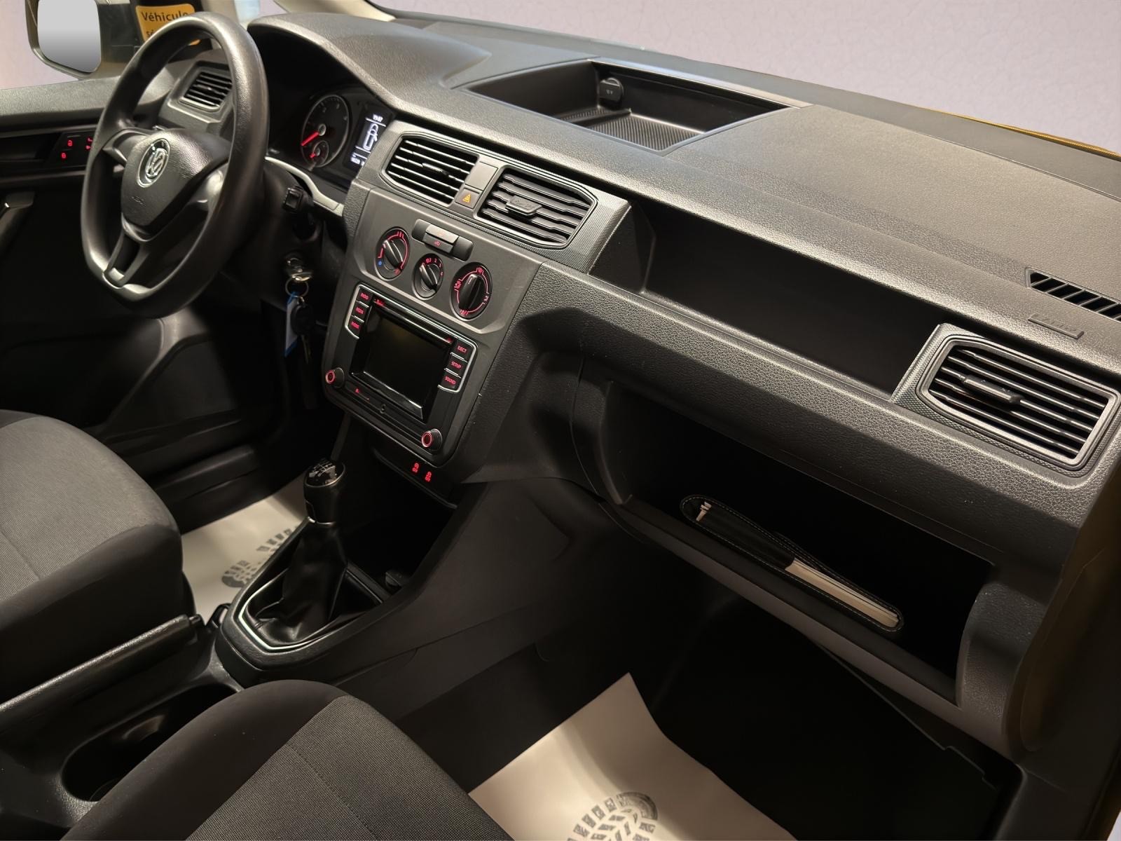 VW Caddy 2.0TDI 4Motion BlueMotion Technology-image-10