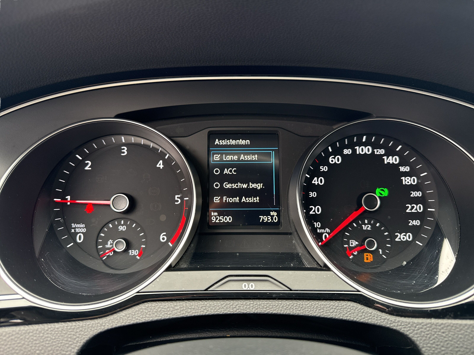 VW Passat Alltrack 2.0 TDI 4Motion DSG-image-17