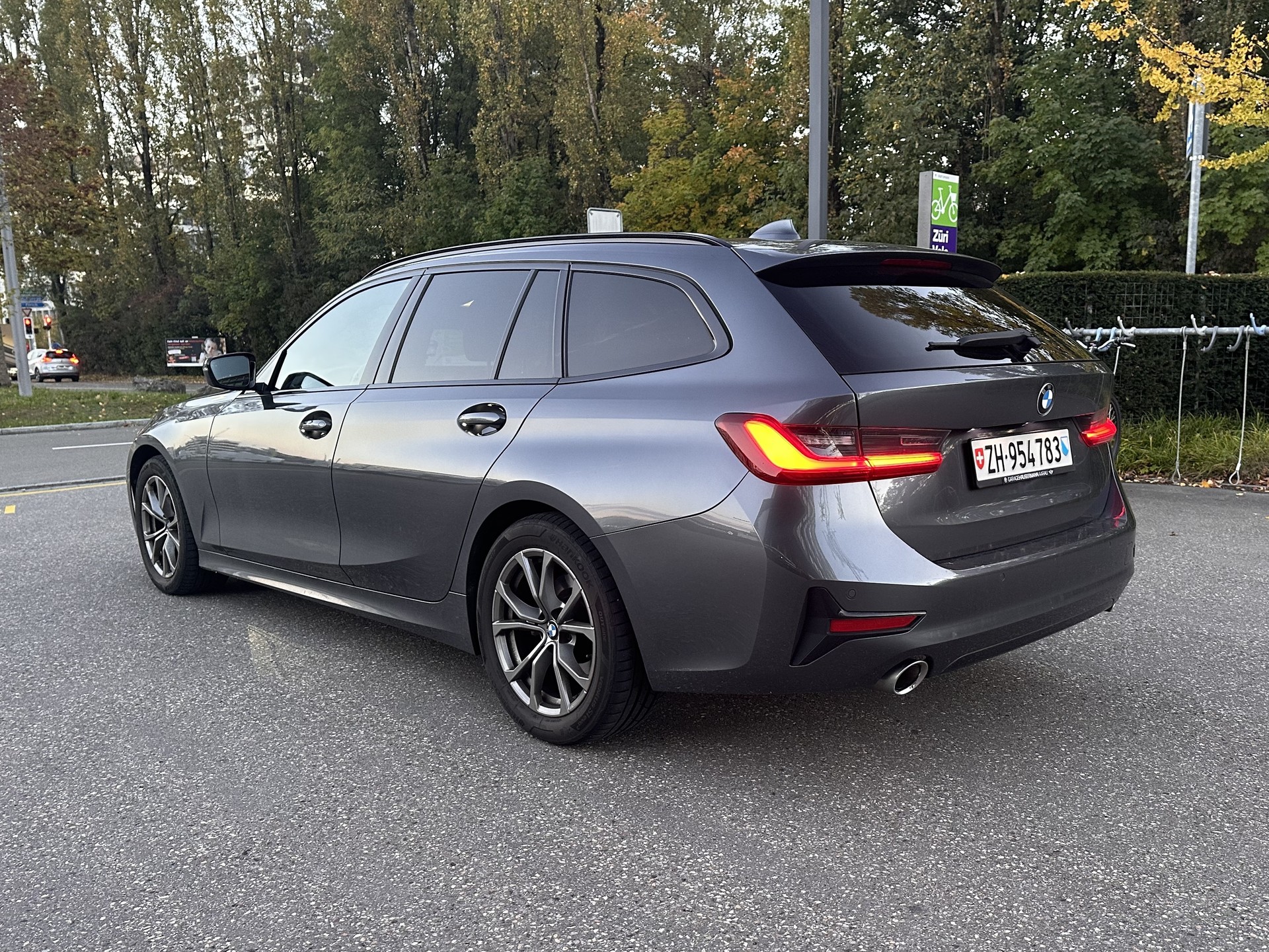 BMW 320d xDrive SAG-image-1