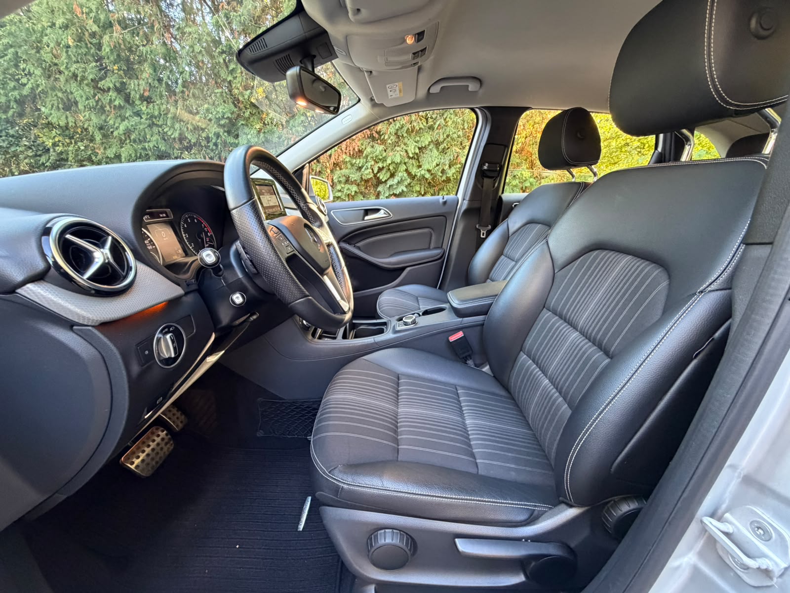 MERCEDES-BENZ B 220 4Matic 7G-DCT-image-9