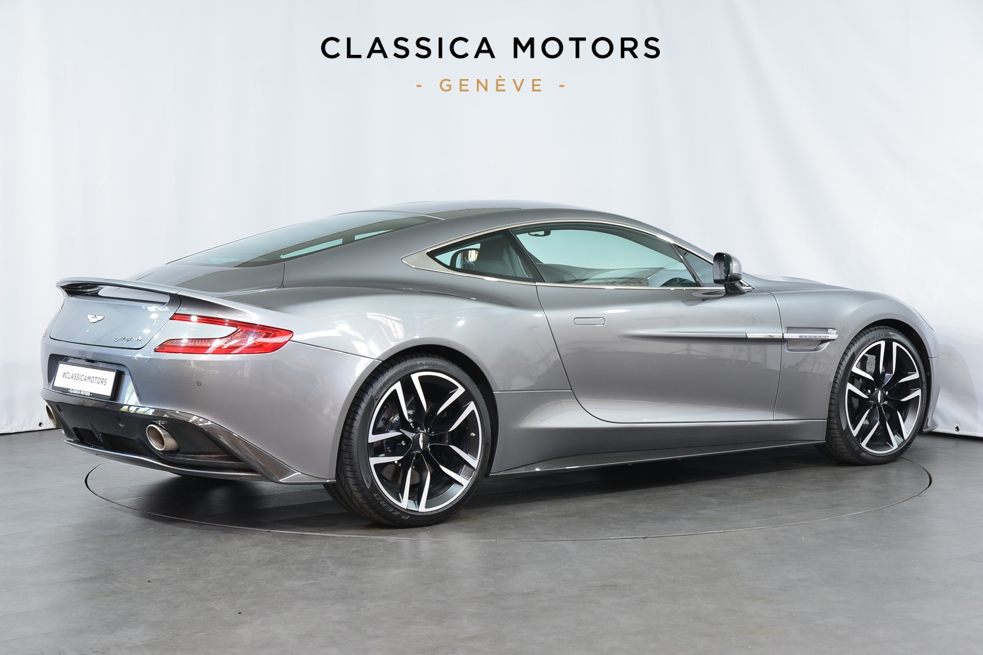 ASTON MARTIN Vanquish V12 5.9-48 Touchtronic 3-showroom-element-3