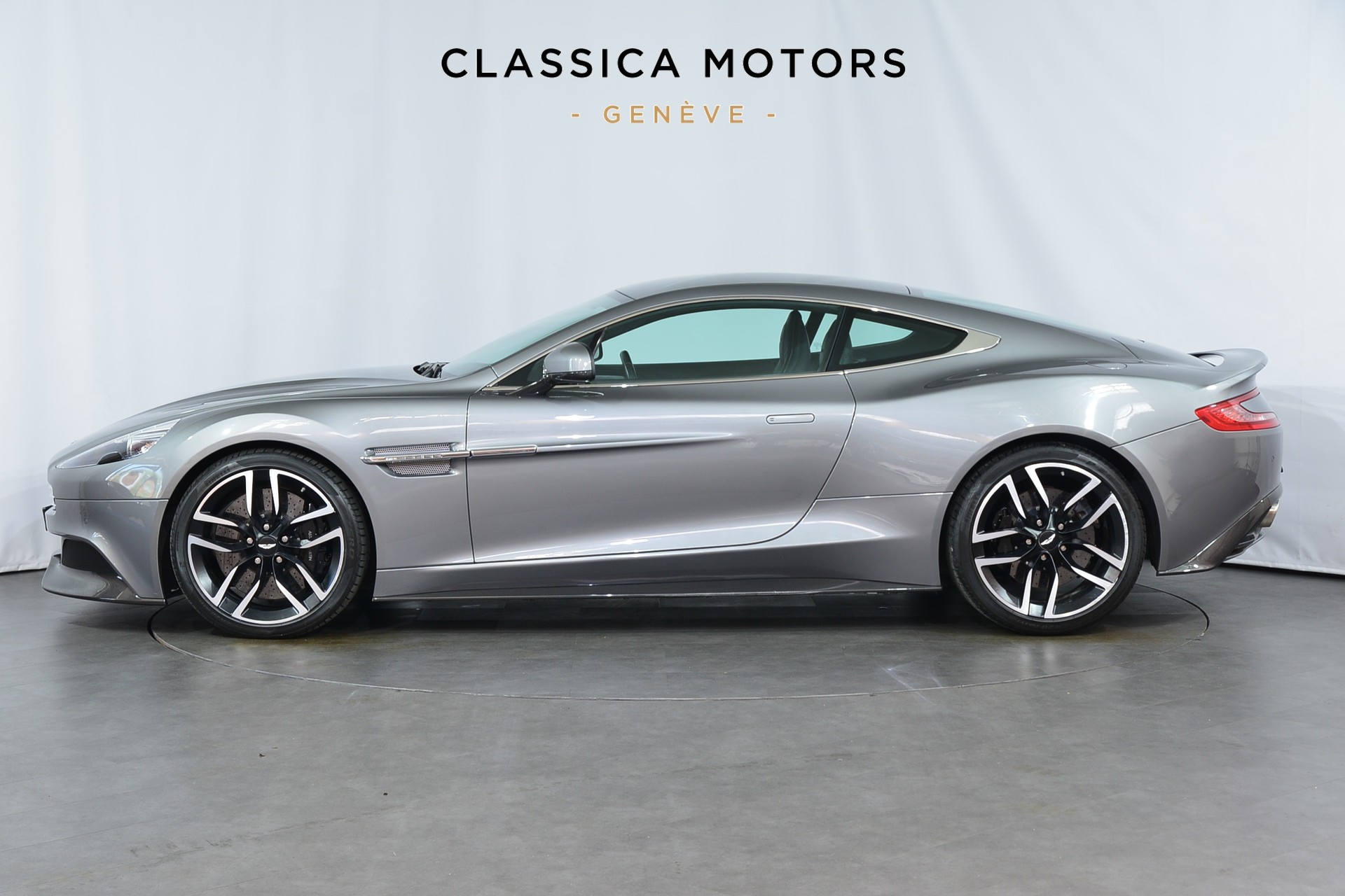 ASTON MARTIN Vanquish V12 5.9-48 Touchtronic 3-image-6