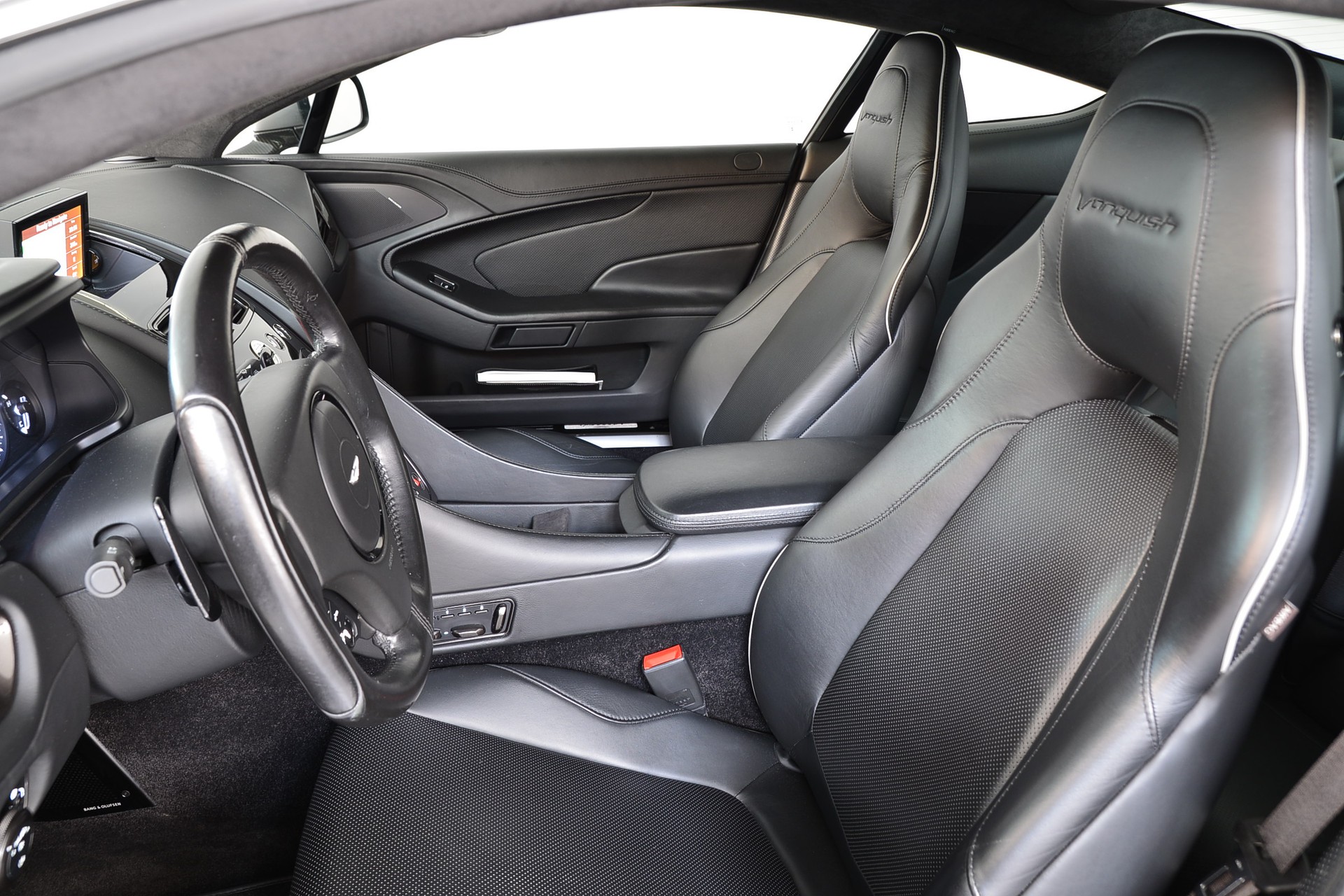 ASTON MARTIN Vanquish V12 5.9-48 Touchtronic 3-image-11