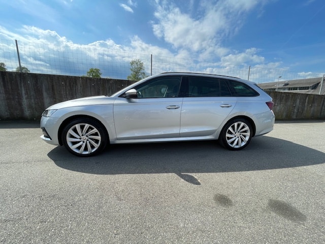SKODA Octavia Combi 2.0 TDI DSG Style 4x4-image-2