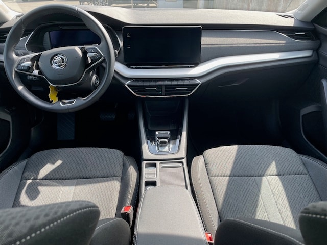 SKODA Octavia Combi 2.0 TDI DSG Style 4x4-image-6
