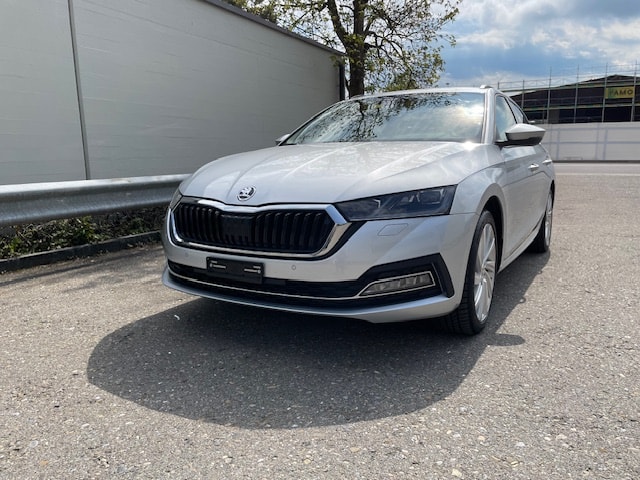 SKODA Octavia Combi 2.0 TDI DSG Style 4x4-image-12
