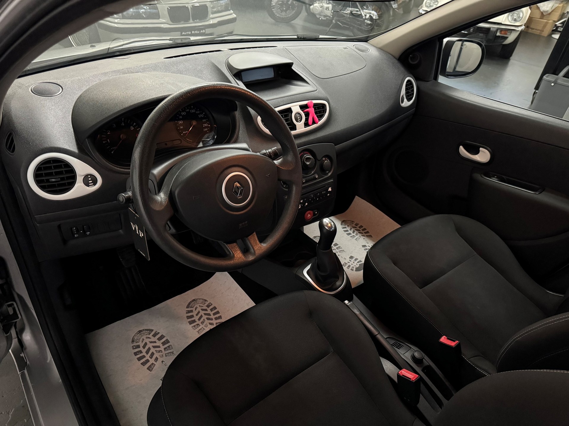 RENAULT Clio 1.2 16V Expression-image-10