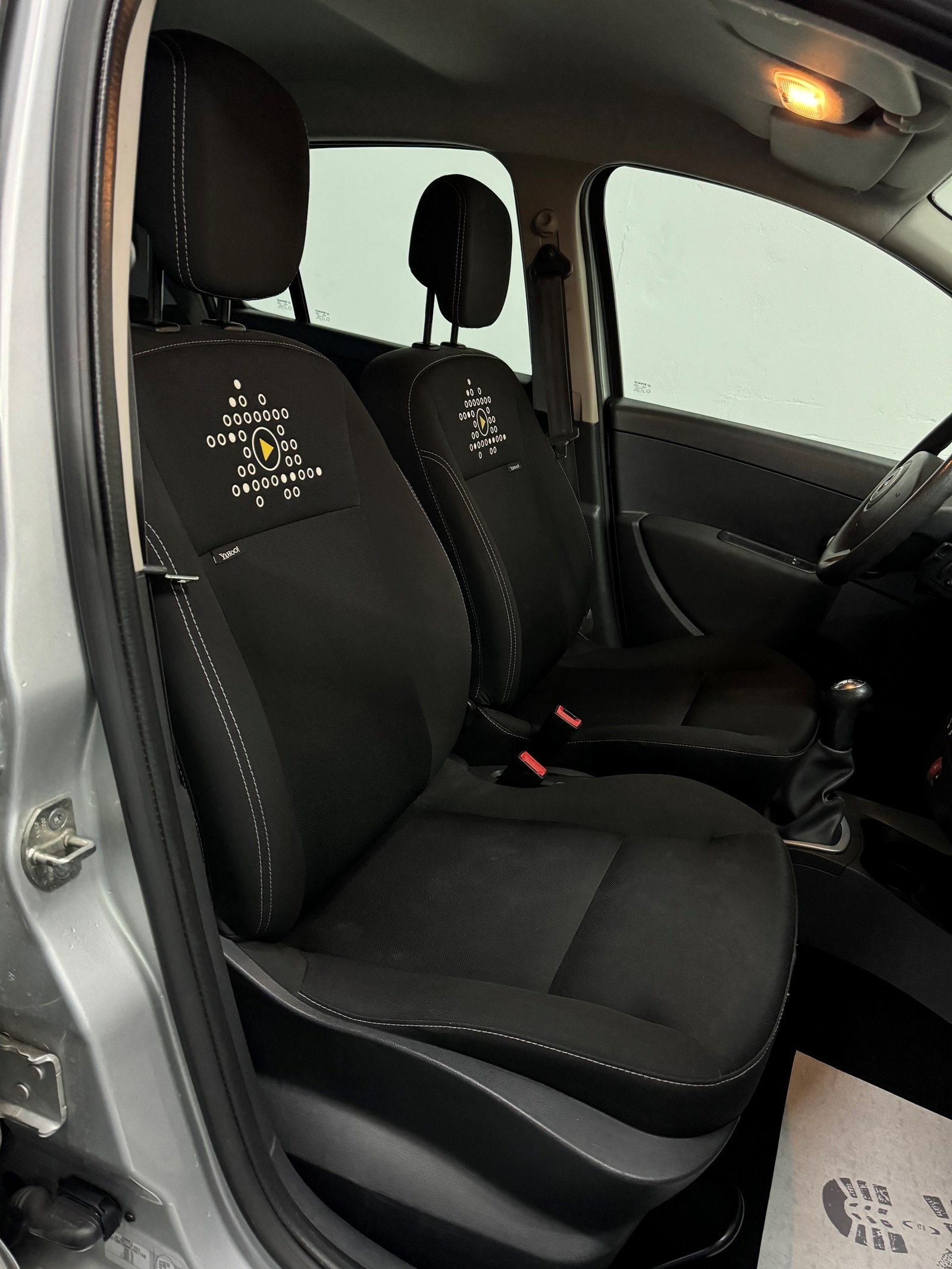 RENAULT Clio 1.2 16V Expression-image-15