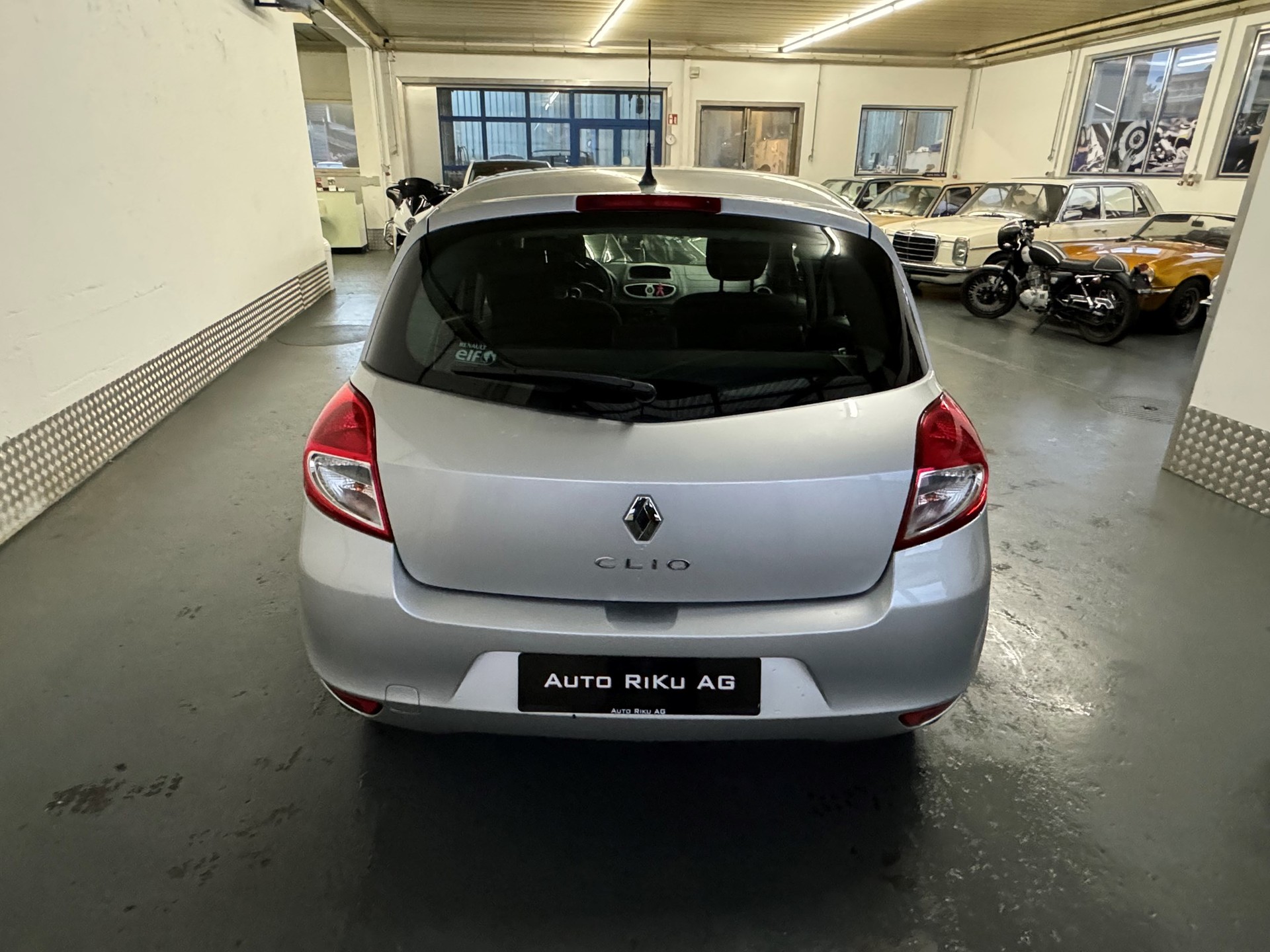 RENAULT Clio 1.2 16V Expression-image-8