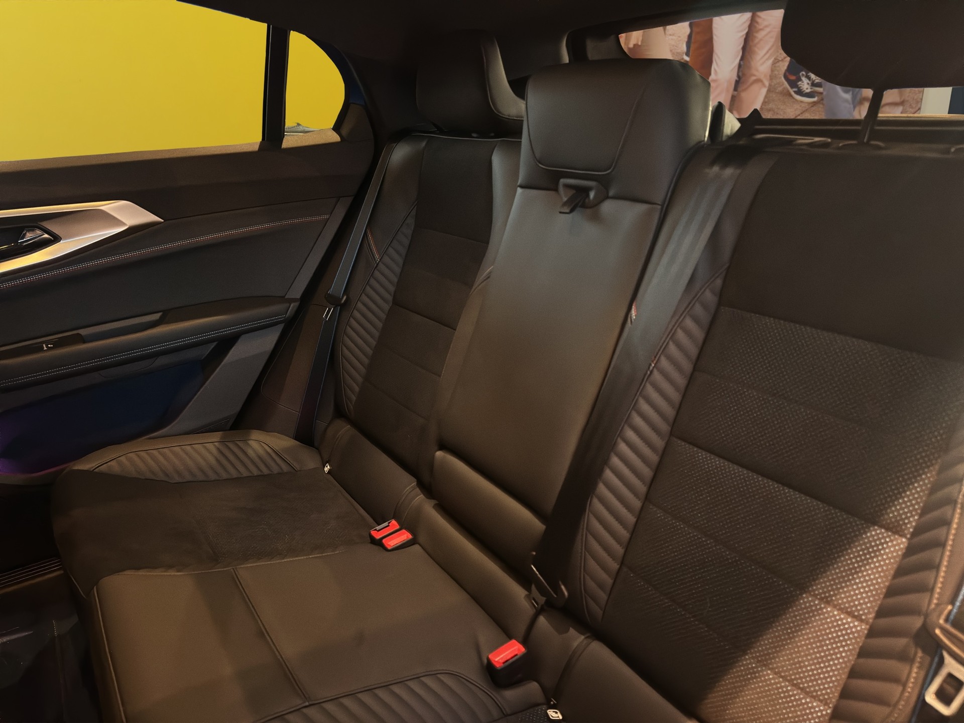 RENAULT Rafale 1.2 E-Tech Plug-in Hybrid 300 4x4 Atelier Alpine-image-16