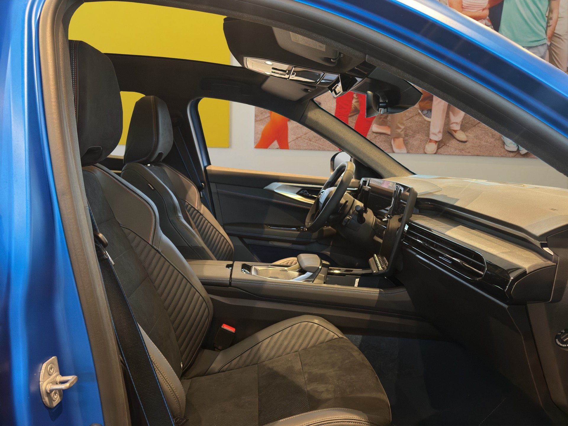RENAULT Rafale 1.2 E-Tech Plug-in Hybrid 300 4x4 Atelier Alpine-image-15